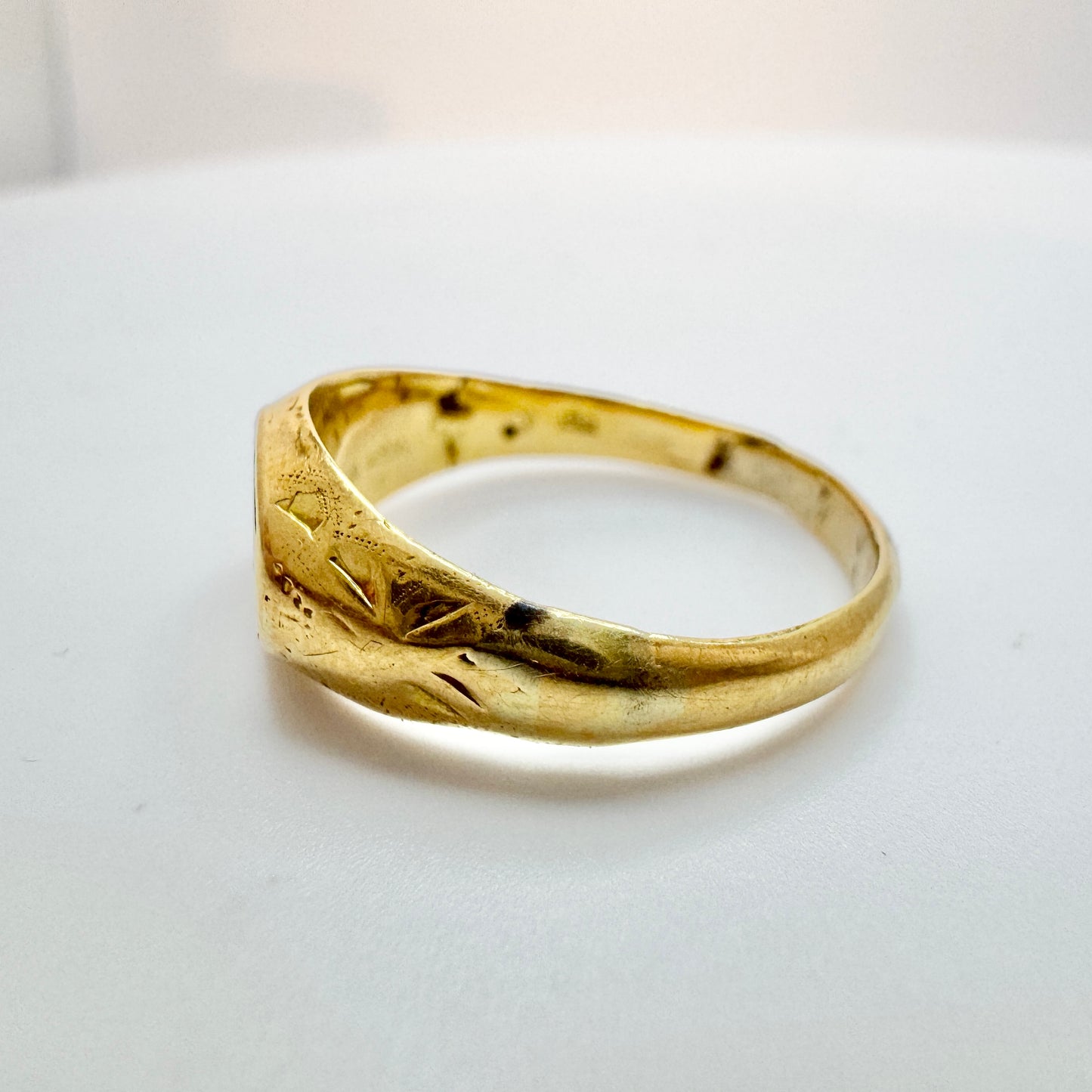Sweden year 1881. Antique 18k Gold Enamel Memory Ring. Pls read description.