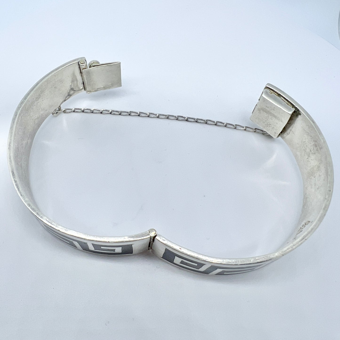 Mexico Vintage Sterling Silver Enamel Hinged Bangle Bracelet.