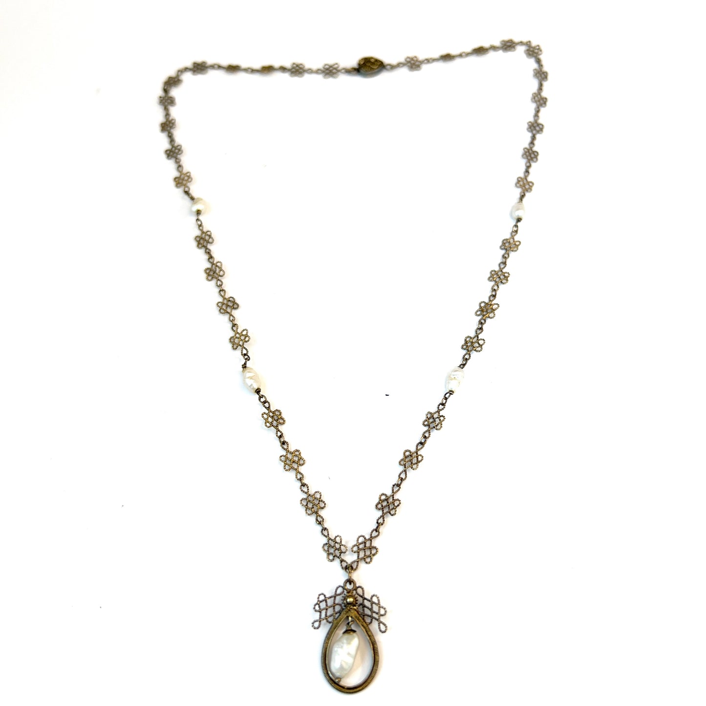 Vintage c 1940s. Sterling Silver Filigree Pearl Necklace.