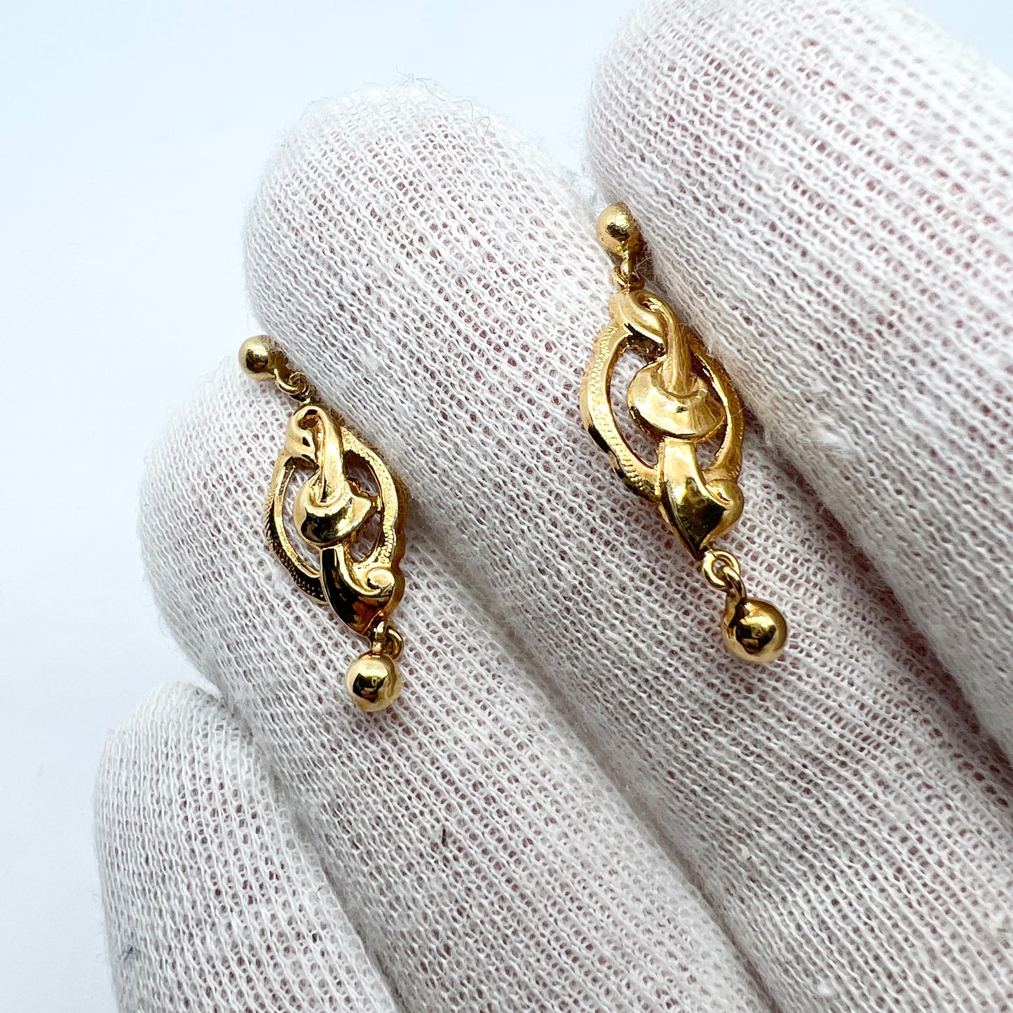 Sweden. Vintage 18k Gold Earrings.