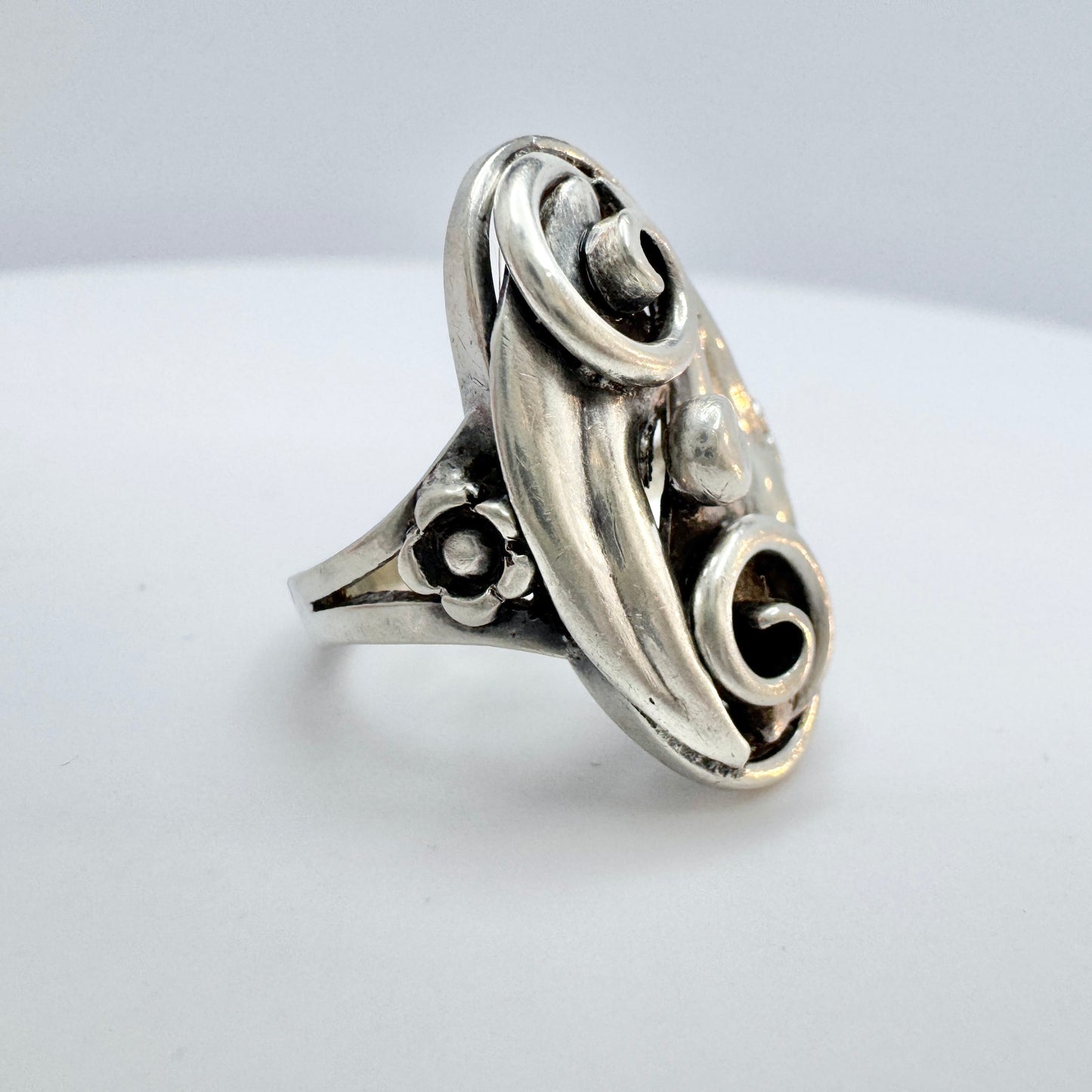 Hans Jensen, Denmark ca 1940. Vintage Solid Silver Ring.