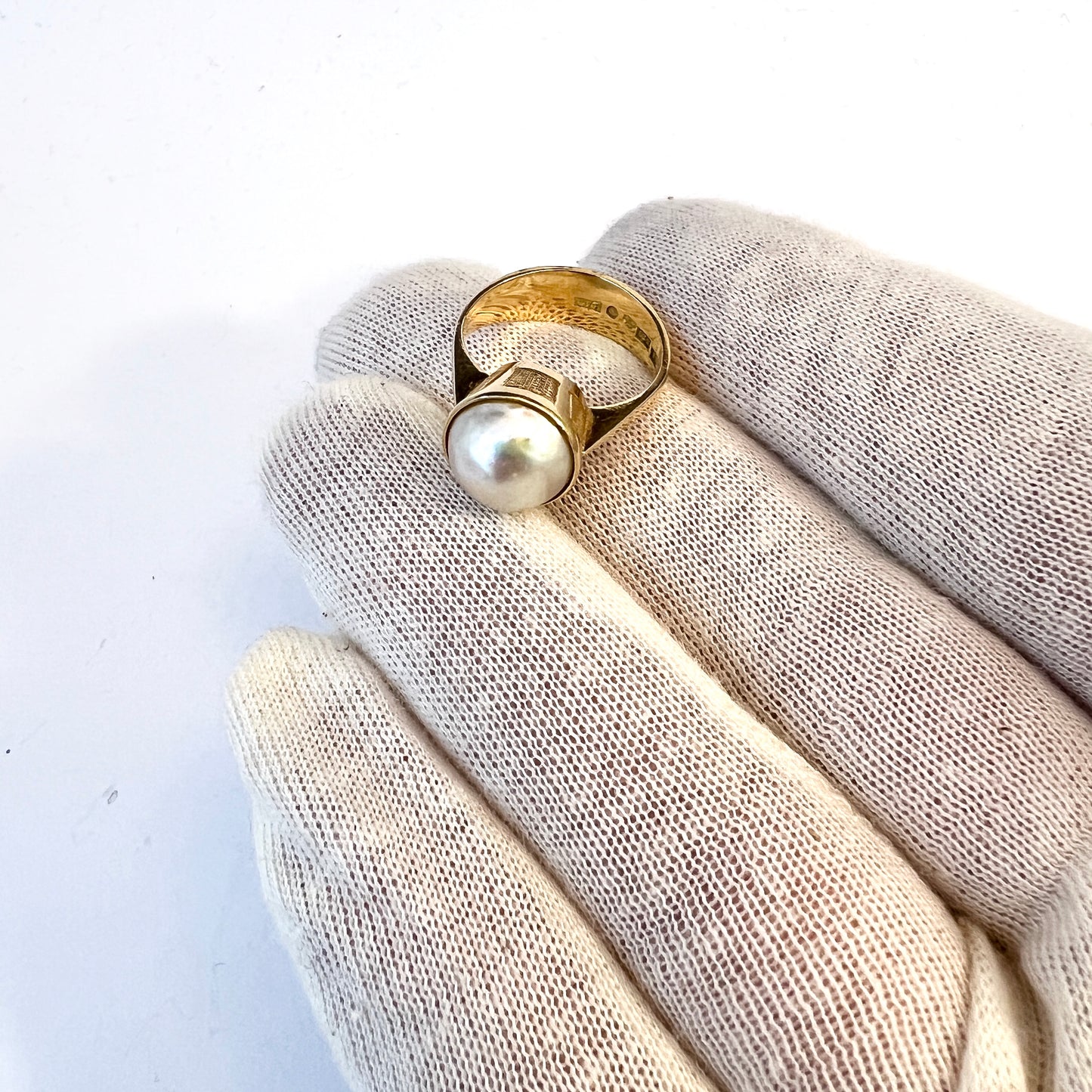 Fryklund & Pålsson, Sweden 1963. Vintage Modernist 18k Gold Mabe Pearl Ring.