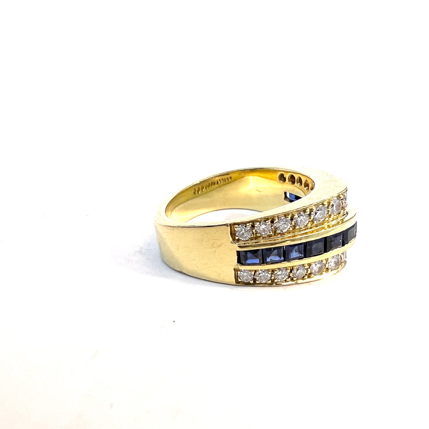 Vintage 18k Gold Diamond Blue Sapphire Ring. Makers Mark.