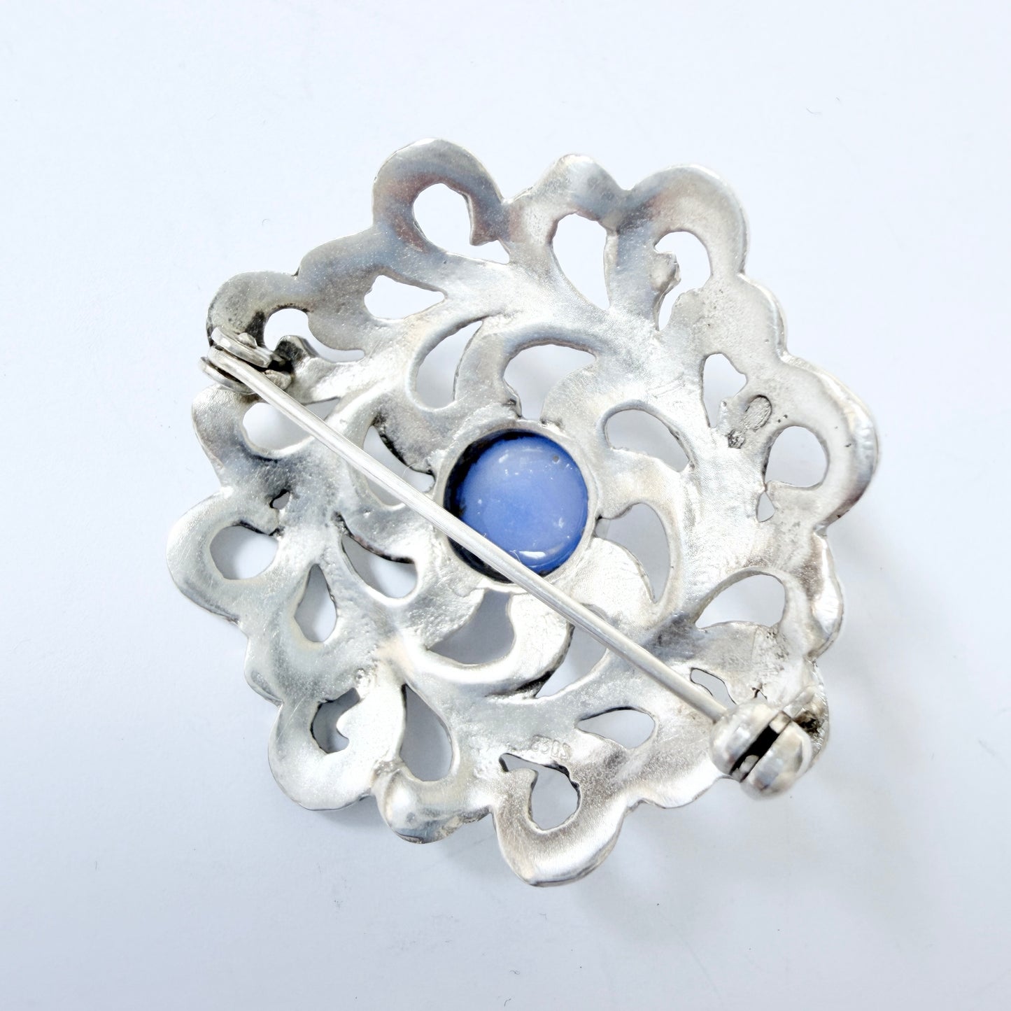 Vintage ca 1950s Solid Silver Chalcedony Brooch.
