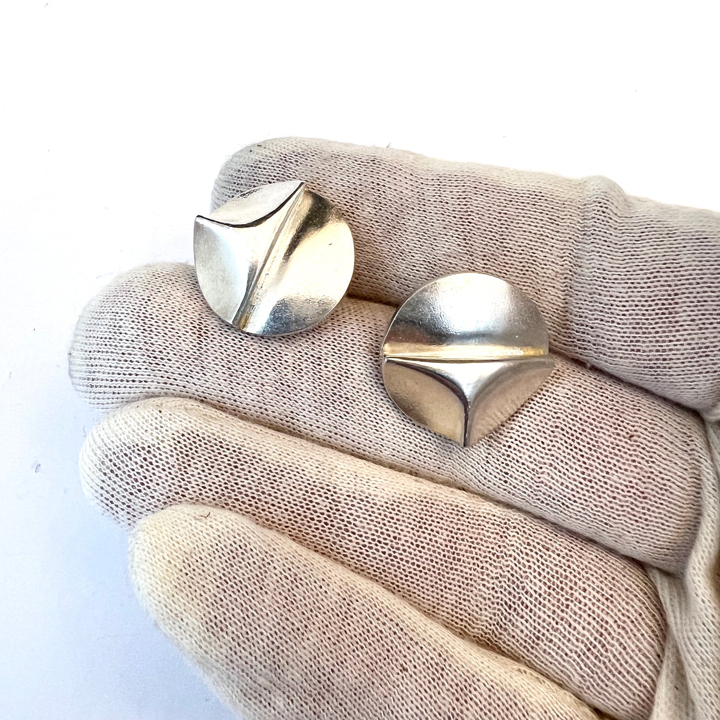 Bjorn Weckstrom, Lapponia Finland 1976. Vintage Sterling Silver Earrings. Design: Southern Triangle.