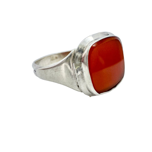 Vintage ca 1950s. Solid Silver Carnelian Signet Ring.