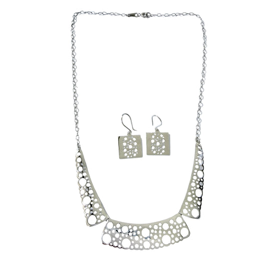 Kultakeskus, Finland. Design Liisa Vitali, Sterling Silver Necklace and Earrings