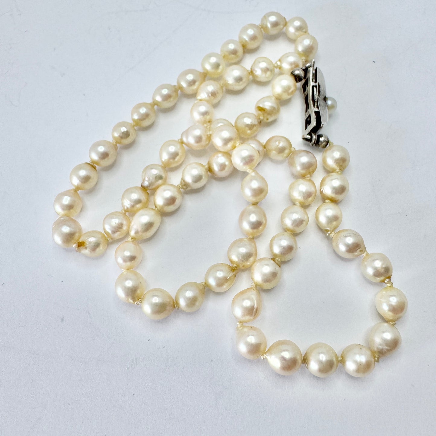 JKa Köhle, Germany. Vintage Pearl Silver Clasp Necklace