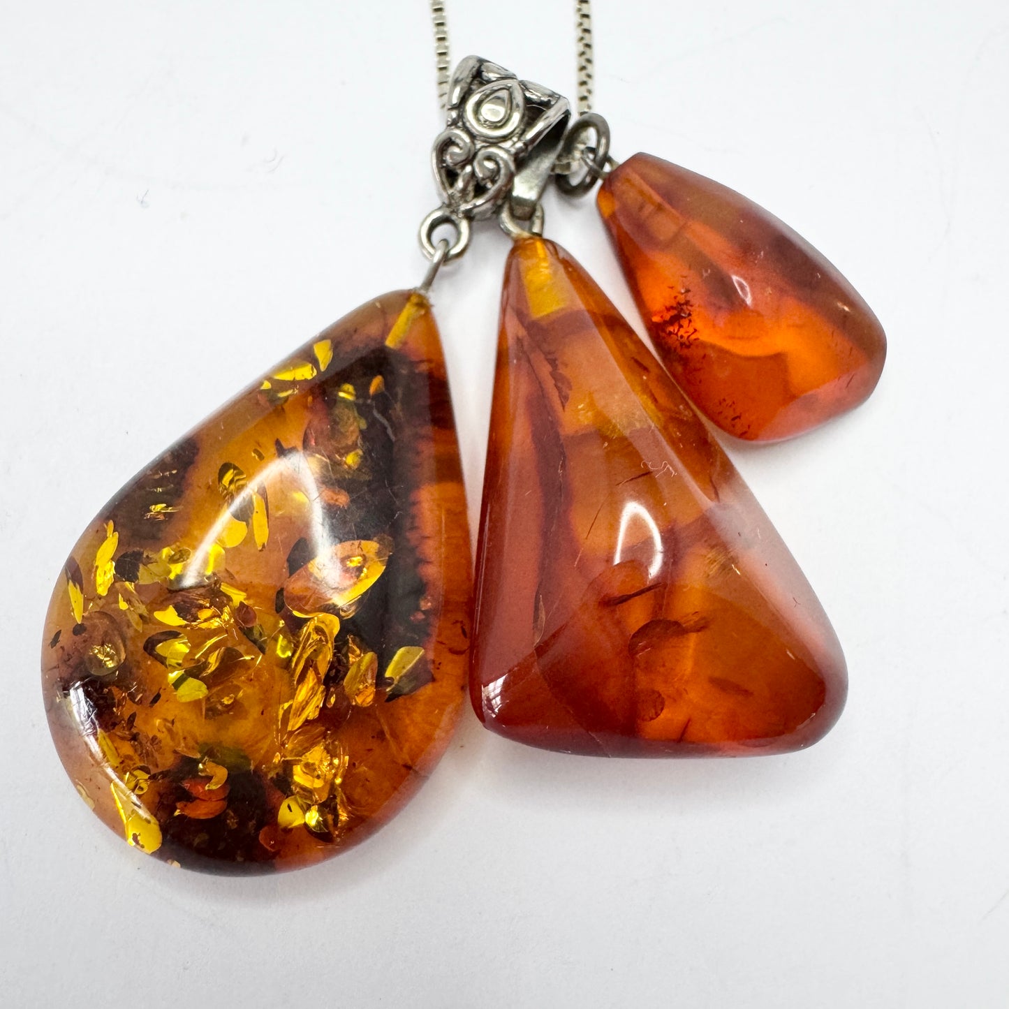 Italian Chain with 3 Amber Pendant.