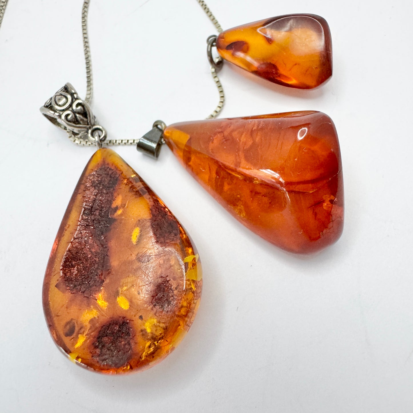 Italian Chain with 3 Amber Pendant.