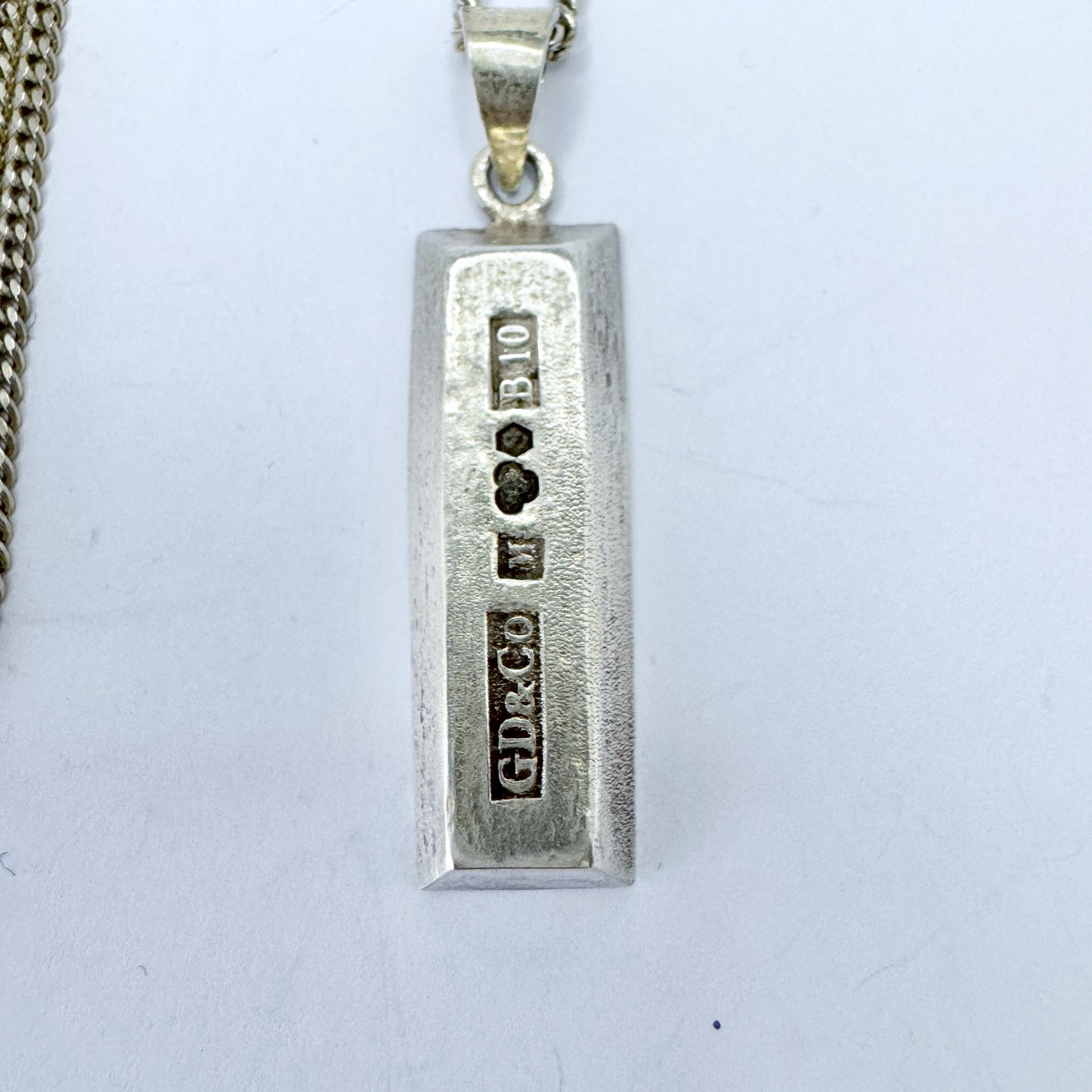 G Dahlgren, Sweden 1976. Vintage Solid SIlver pendant Necklace.