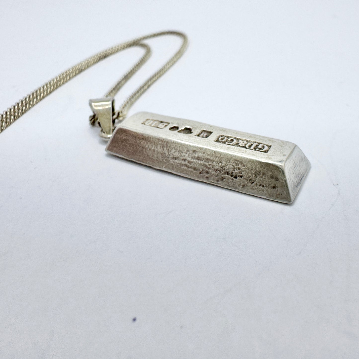 G Dahlgren, Sweden 1976. Vintage Solid SIlver pendant Necklace.