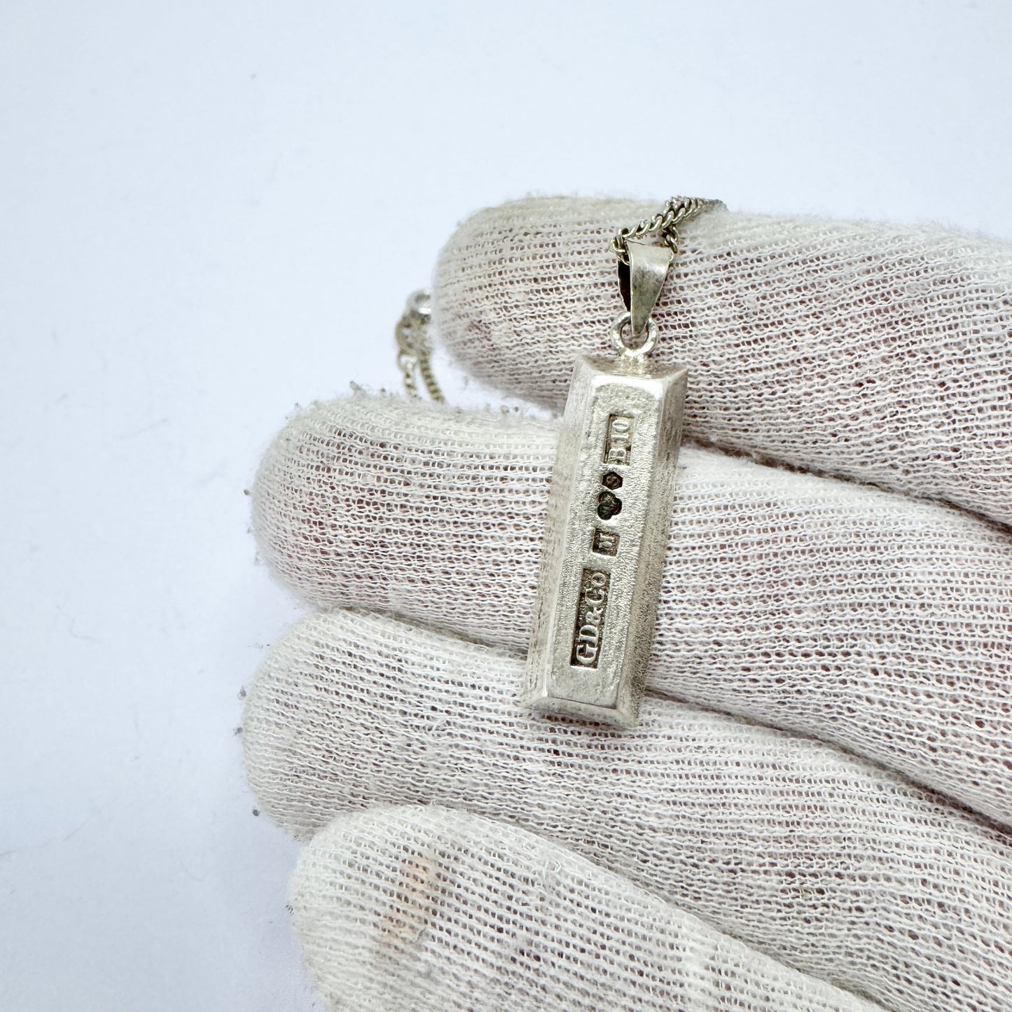 G Dahlgren, Sweden 1976. Vintage Solid SIlver pendant Necklace.