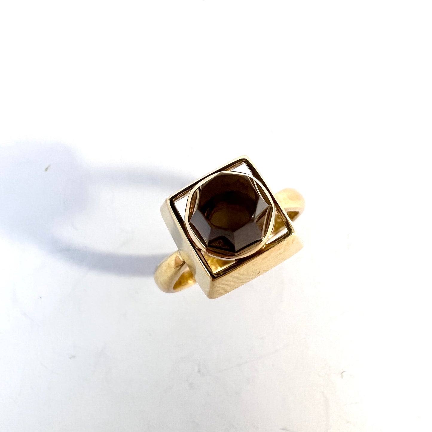 Vintage Modernist 18k Gold Smoky Quartz Ring.