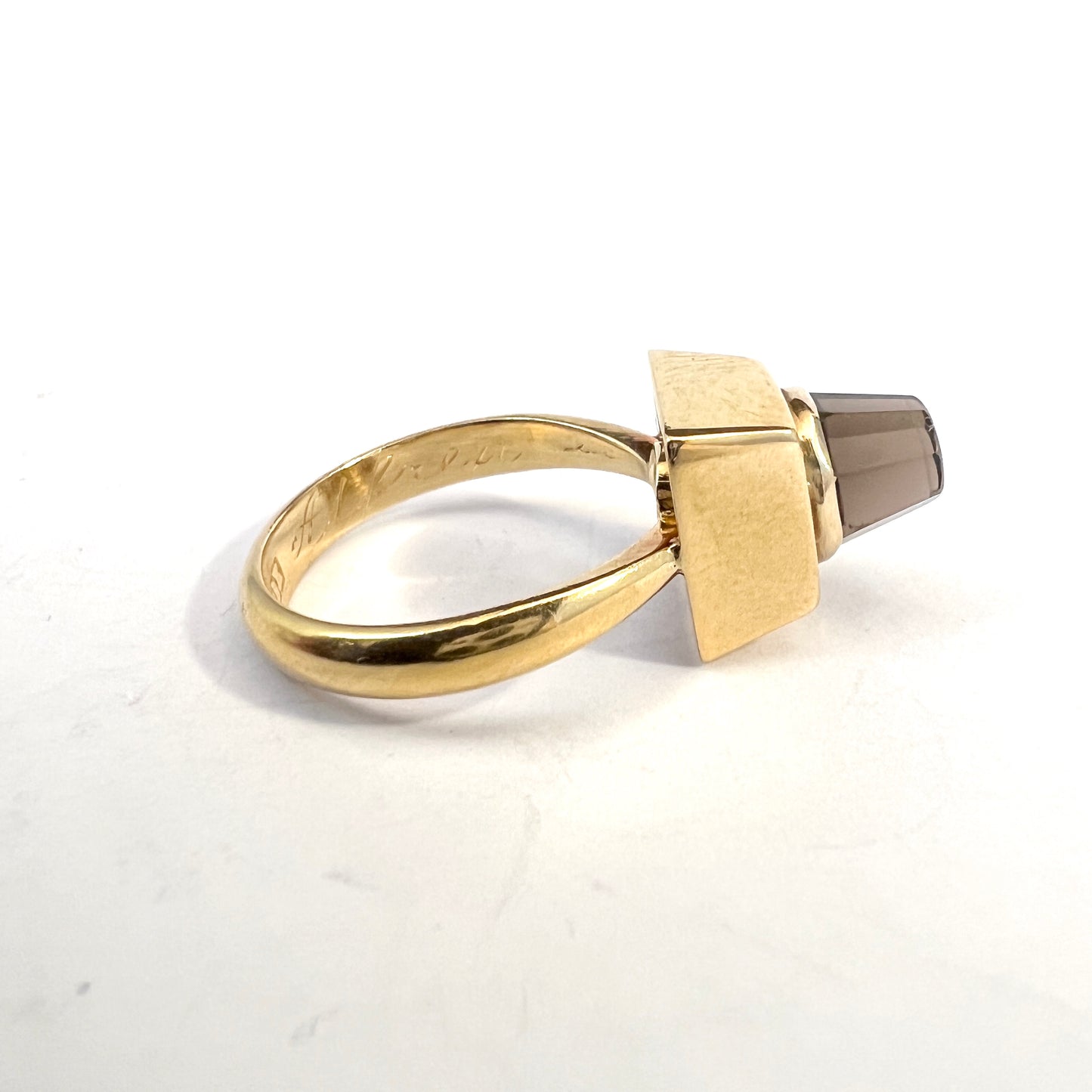 Vintage Modernist 18k Gold Smoky Quartz Ring.