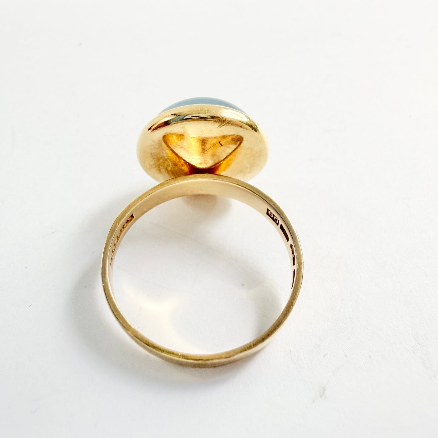 Ateljé Stigbert, Stockholm Sweden 1964. Vintage Space Age 18k Gold Chalcedony Ring.