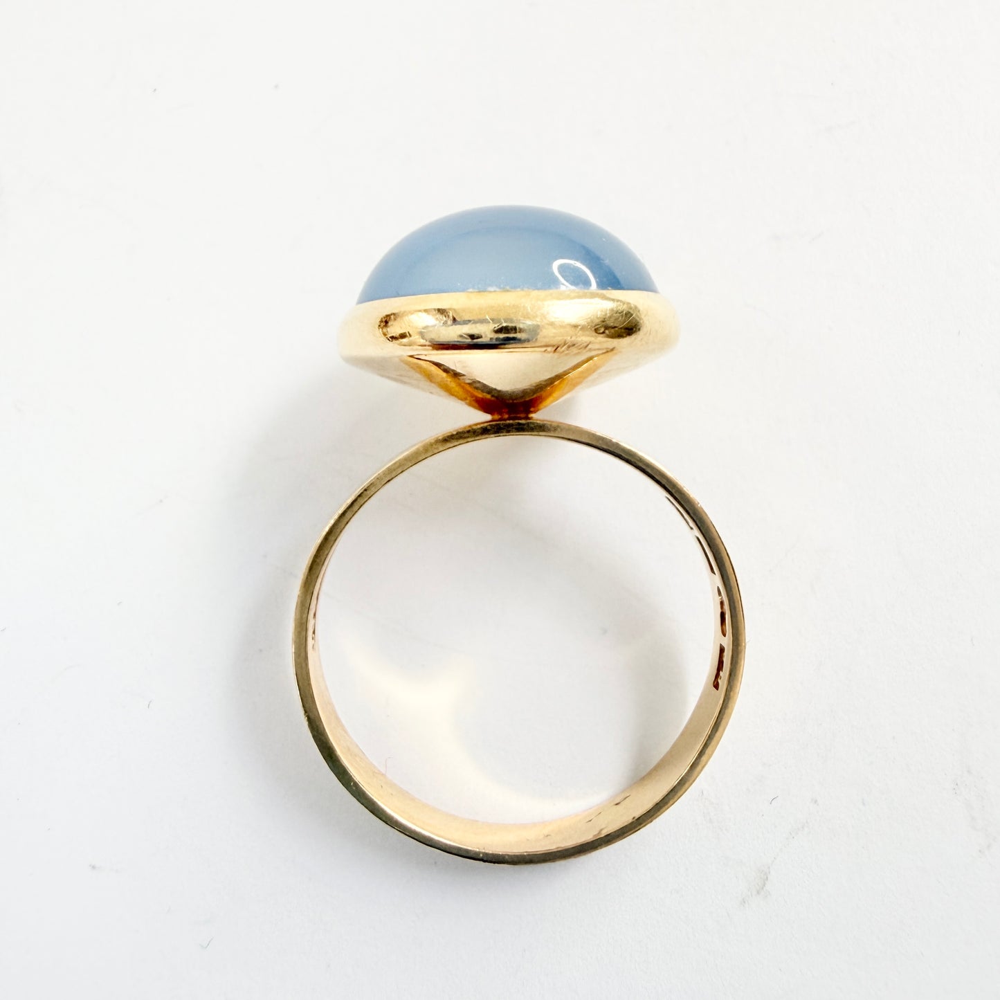 Ateljé Stigbert, Stockholm Sweden 1964. Vintage Space Age 18k Gold Chalcedony Ring.