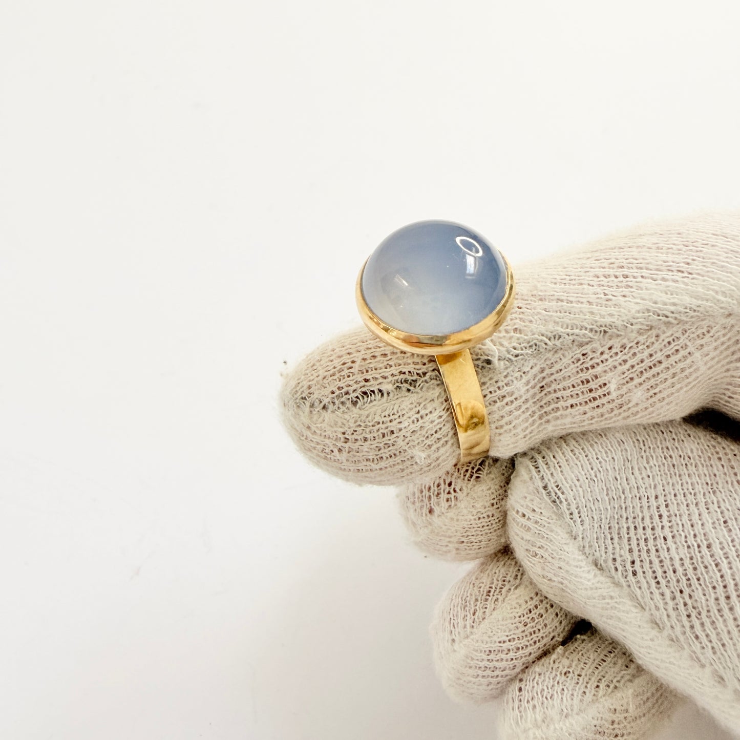 Ateljé Stigbert, Stockholm Sweden 1964. Vintage Space Age 18k Gold Chalcedony Ring.