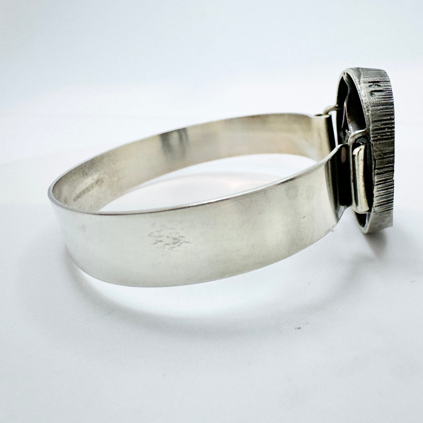 Sten & Laine, Finland 1976. Vintage Sterling Silver Rock Crystal Hinged Bangle Bracelet.