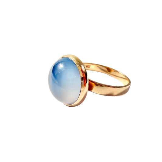 Ateljé Stigbert, Stockholm Sweden 1964. Vintage Space Age 18k Gold Chalcedony Ring.