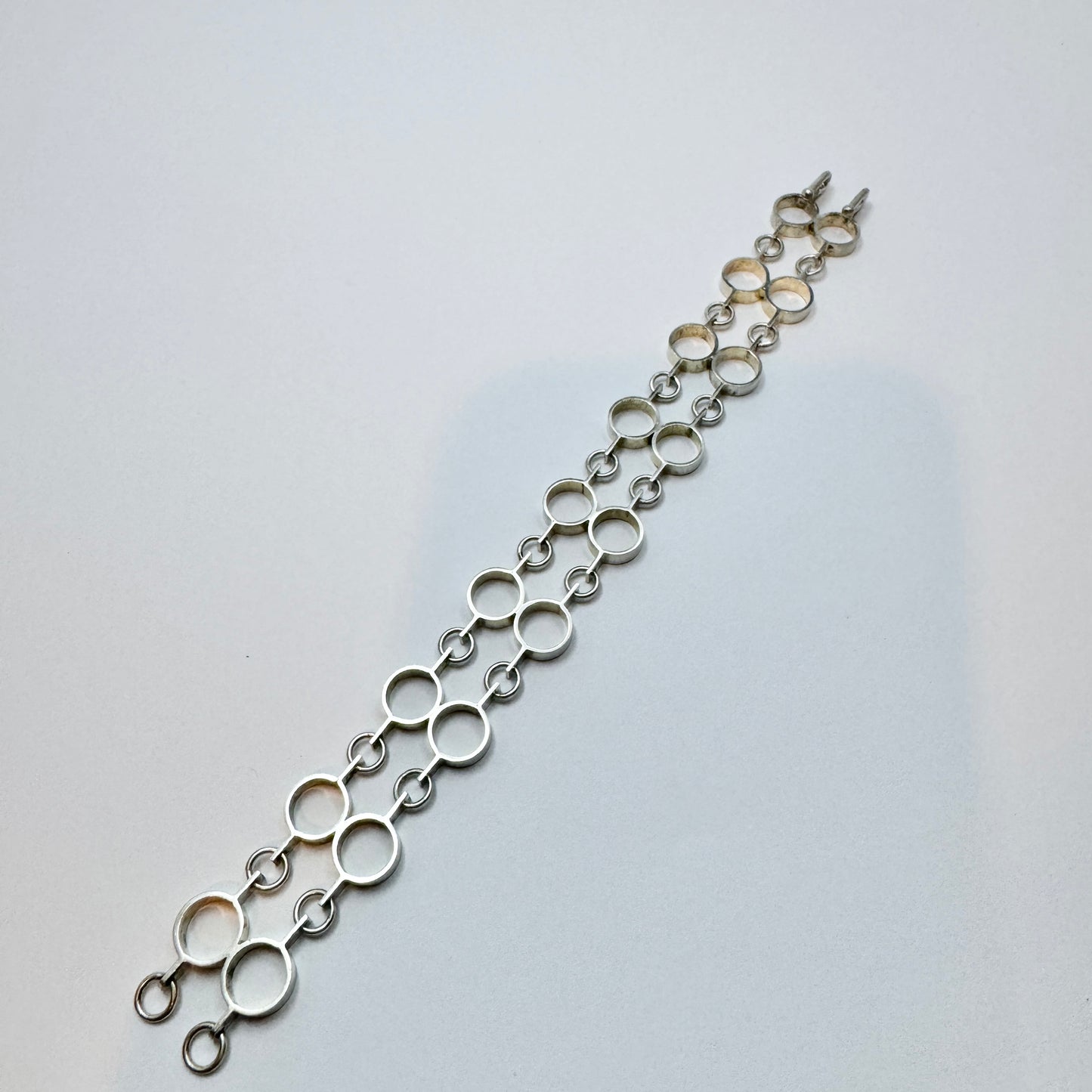 Jorma Laine for Kultateollisuus, Finland 1972. Vintage Solid Silver Bracelet.