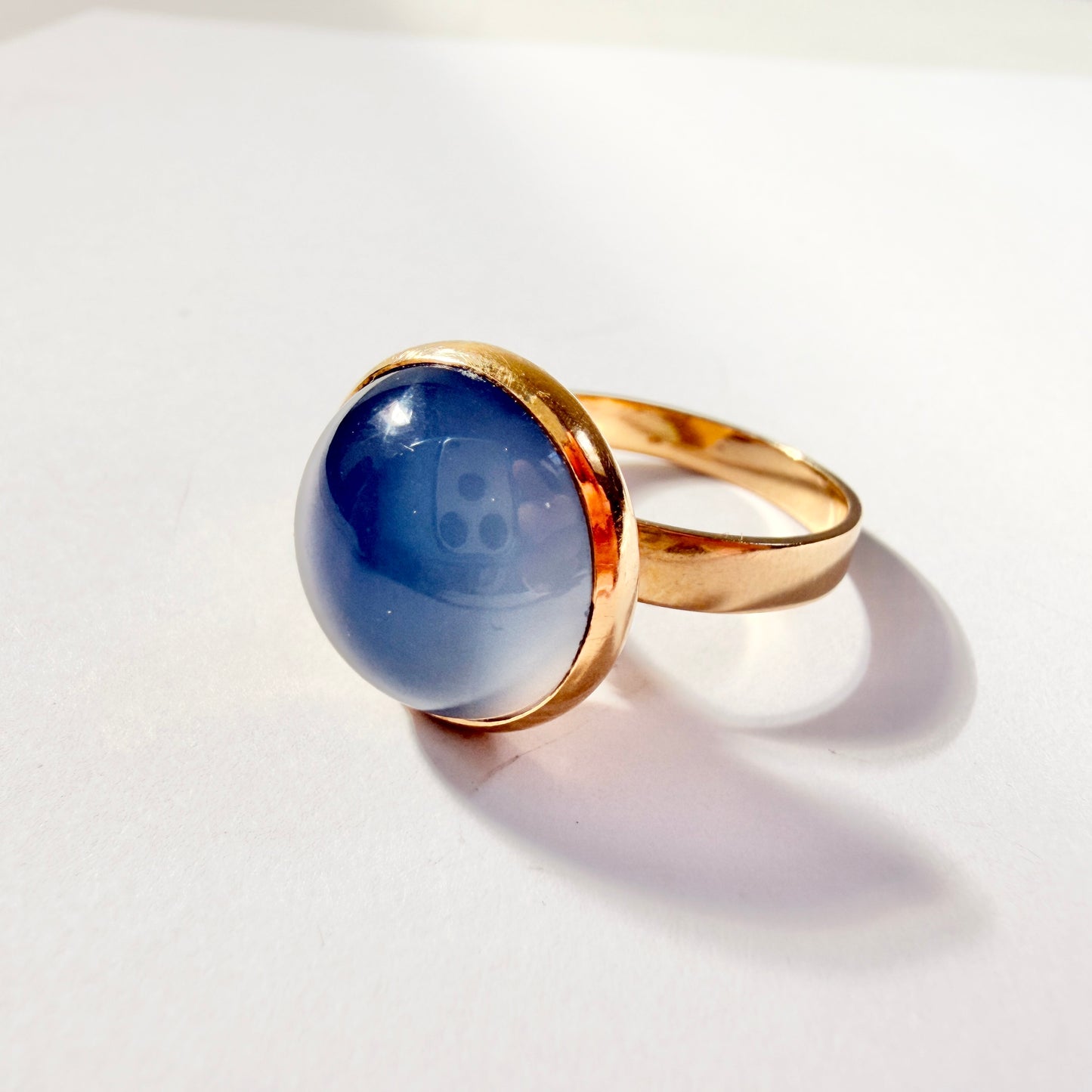 Ateljé Stigbert, Stockholm Sweden 1964. Vintage Space Age 18k Gold Chalcedony Ring.
