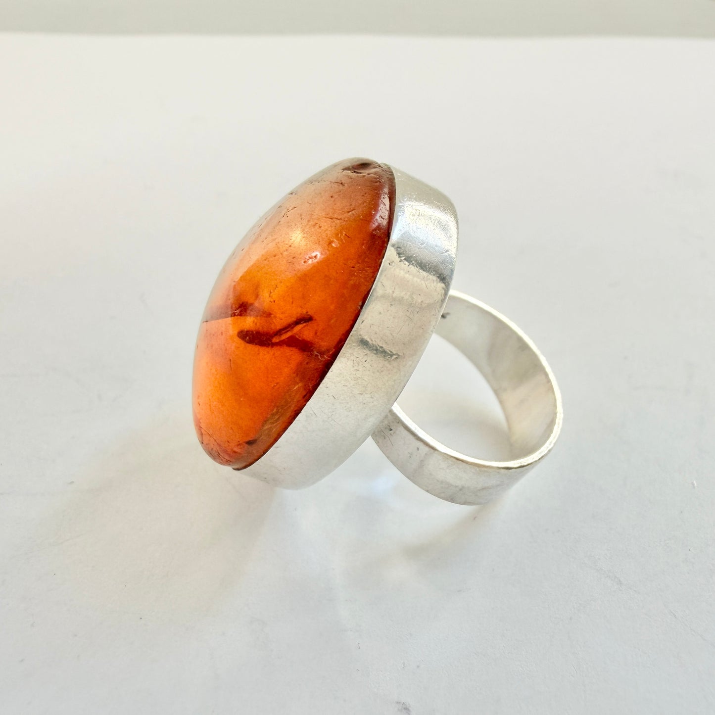 Einer Fehrn, Denmark c 1960s. Bold Vintage Sterling Silver Amber Ring