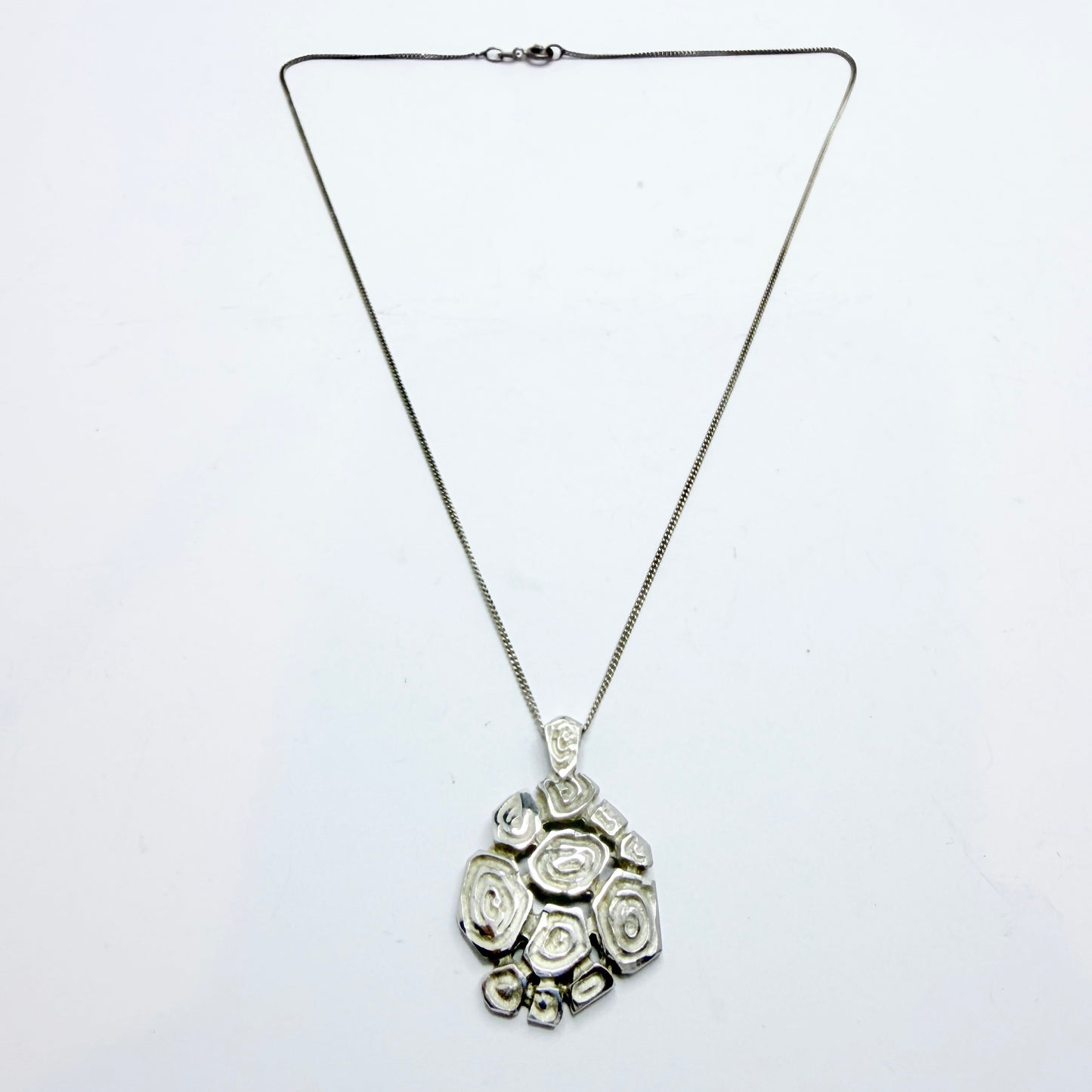 Finlandia Koru, Finland 1971. Vintage Solid Silver Pendant Necklace.