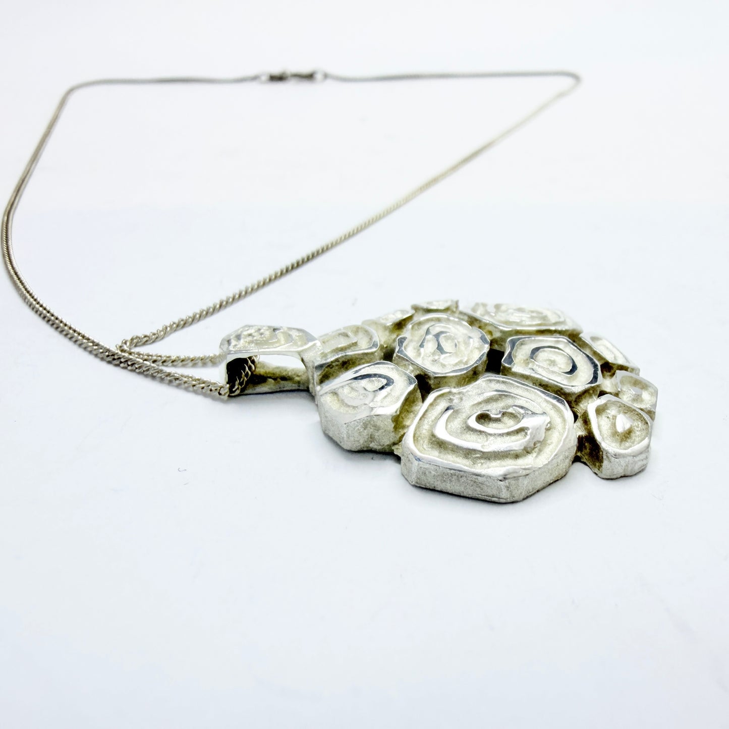 Finlandia Koru, Finland 1971. Vintage Solid Silver Pendant Necklace.