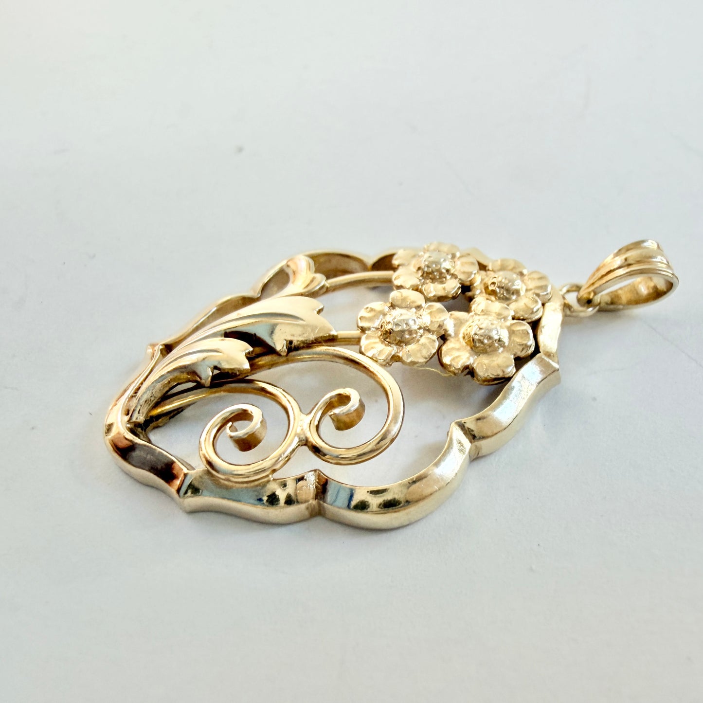 G Dahlgren, Sweden 1949. Vintage Gilt Solid Silver Flower Pendant