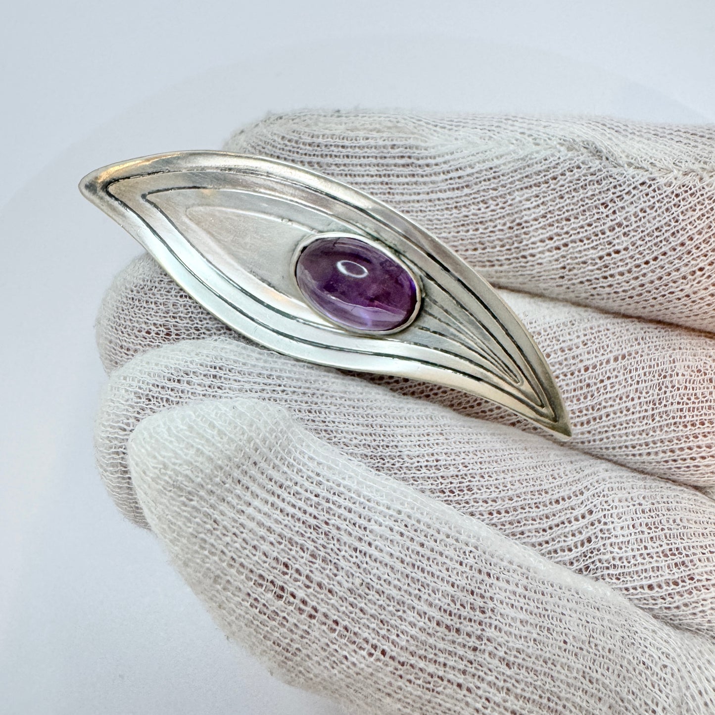 Erik Granit, Finland 1956. Vintage Solid Silver Amethyst Brooch.