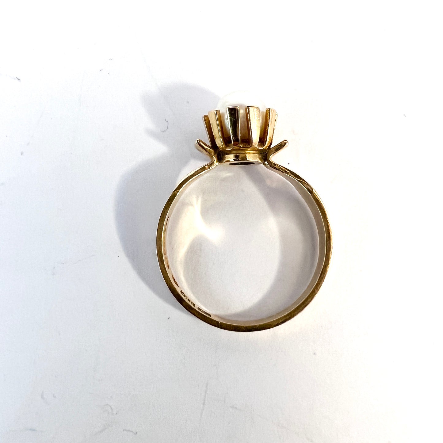 Alton, Sweden 1965. Vintage 18k Gold Pearl Ring.