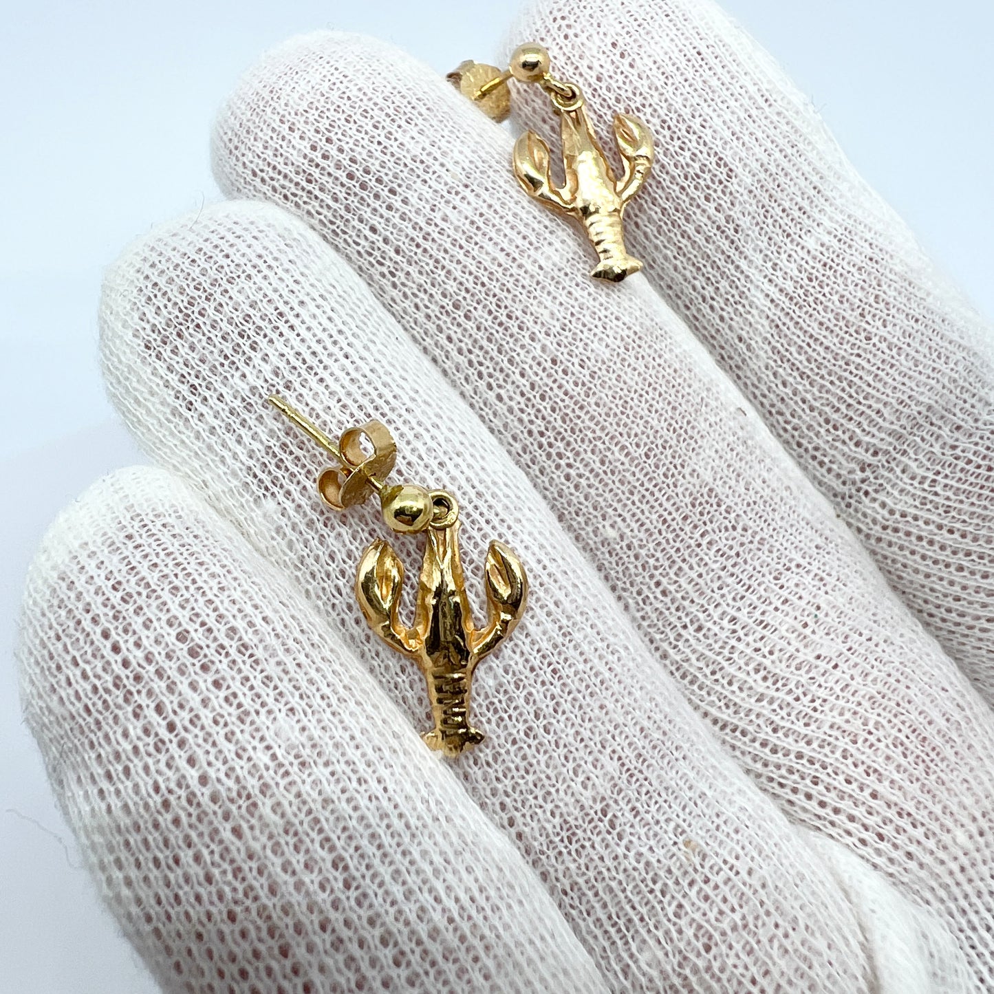 Alton, Sweden 1957. Vintage 18k Gold Novelty Lobster Earrings.