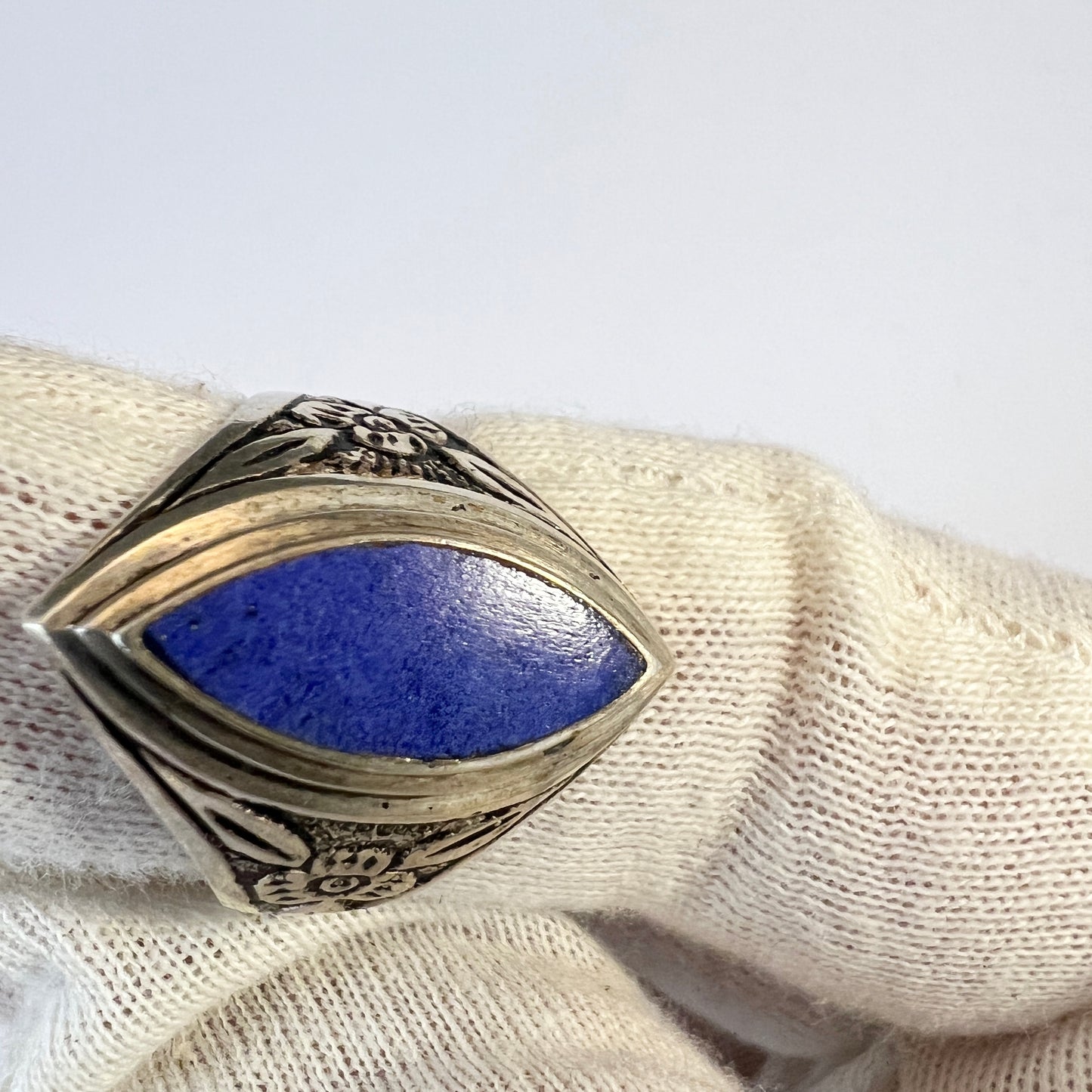 Vintage Middle Eastern Solid Silver Lapis Lazuli Men's Ring. US size 11.