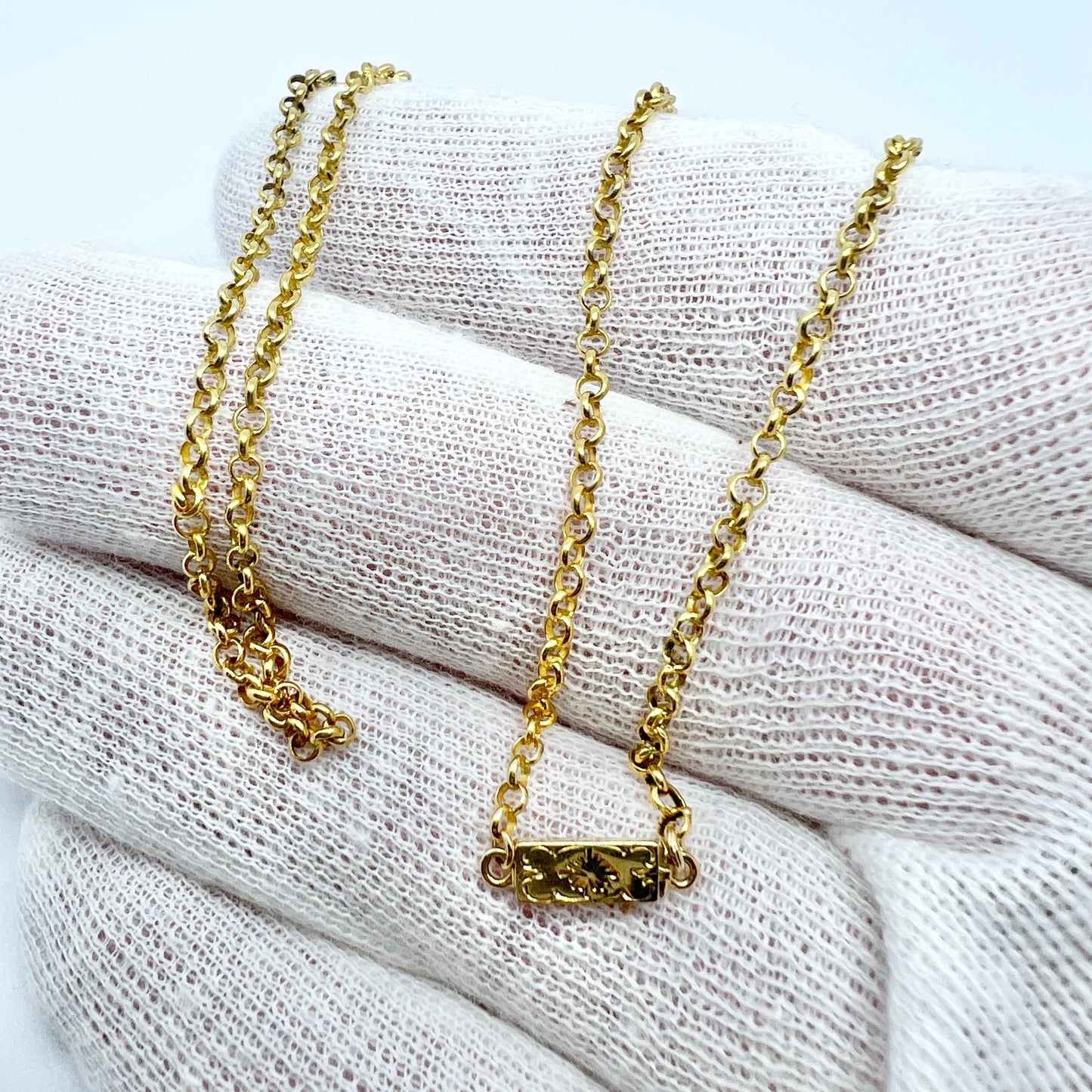 August Arnesen, Sweden 1862. Antique Victorian 18k Gold Chain Necklace.