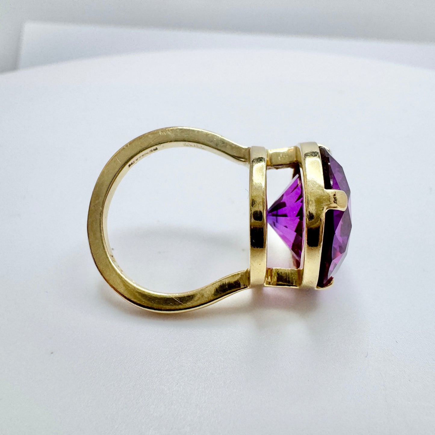 Bernhard Hertz, Denmark. Vintage 14k Gold Sapphire Cocktail Ring.