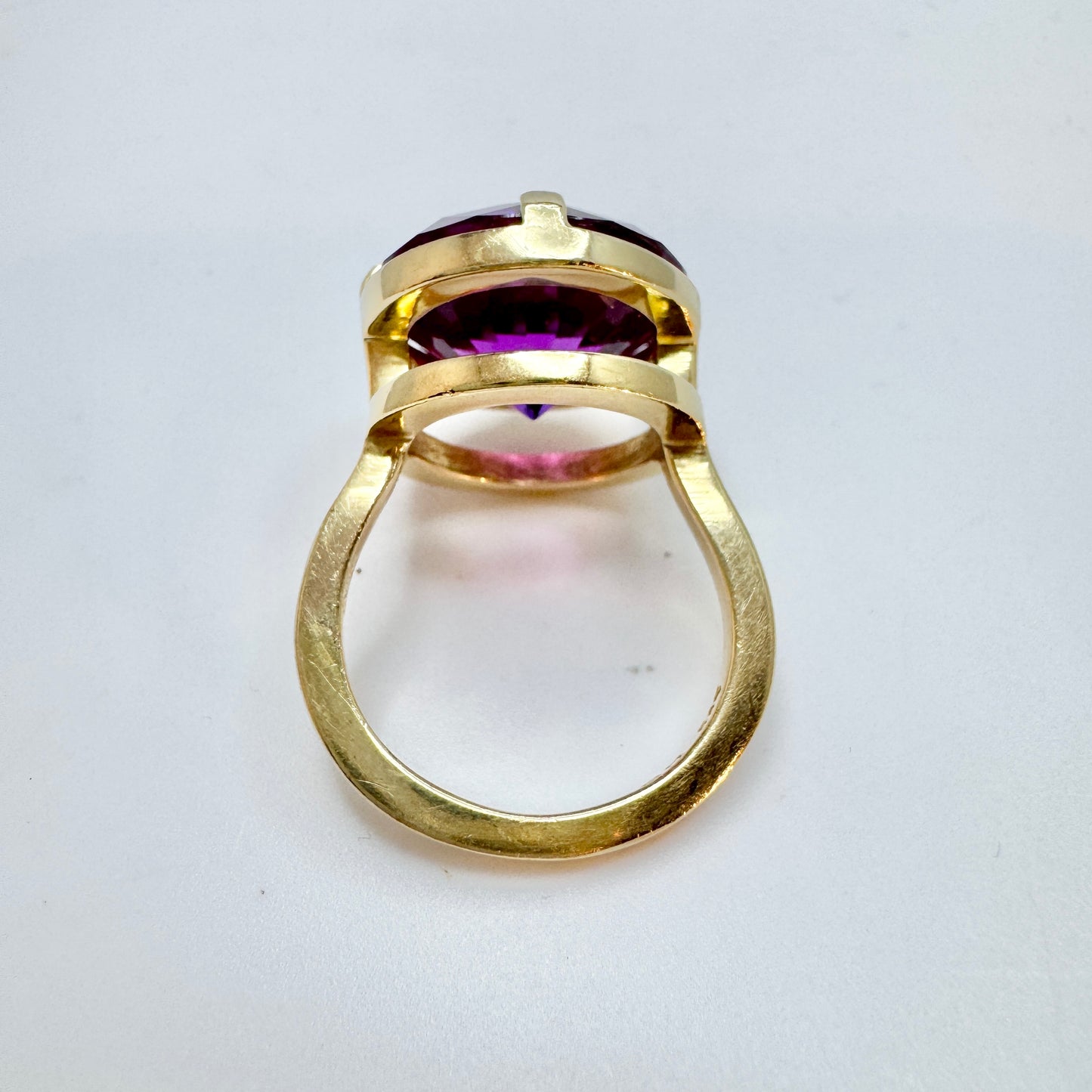 Bernhard Hertz, Denmark. Vintage 14k Gold Sapphire Cocktail Ring.