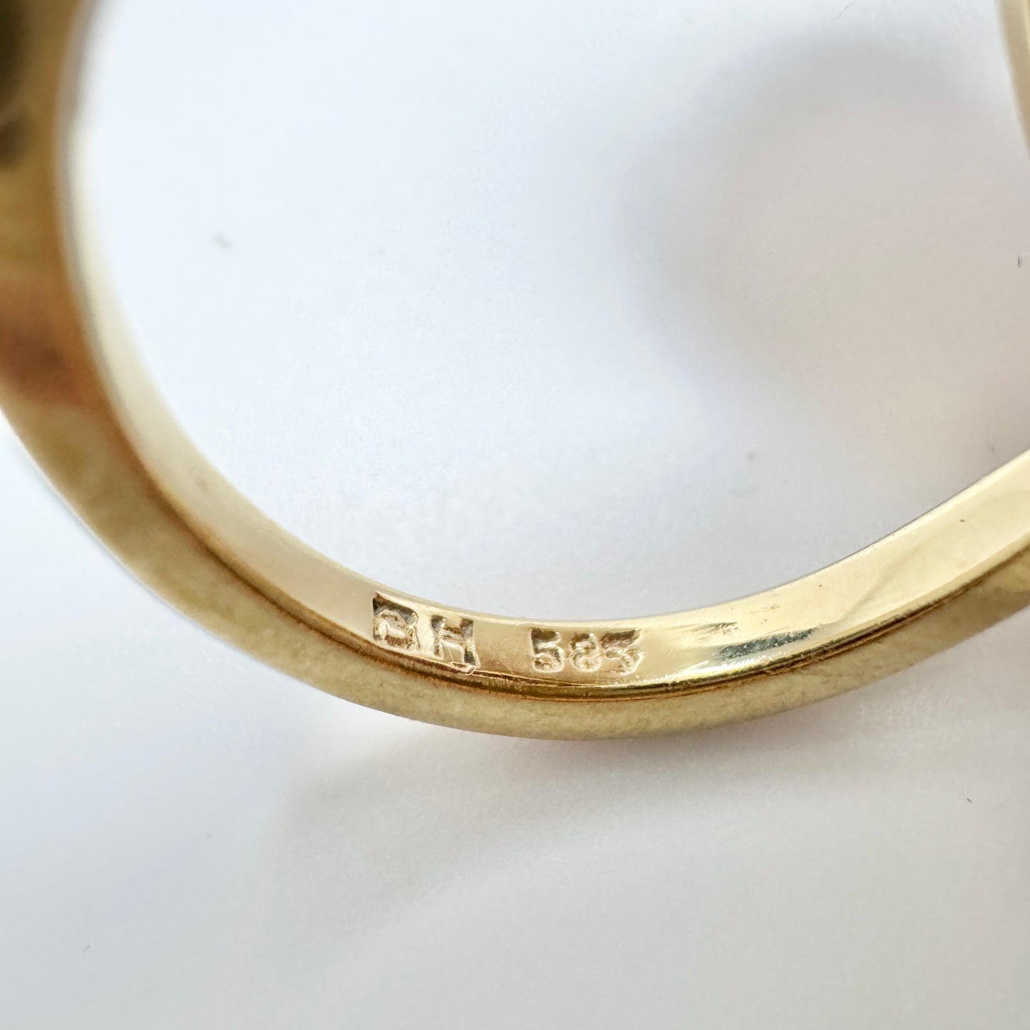 Bernhard Hertz, Denmark. Vintage 14k Gold Sapphire Cocktail Ring.