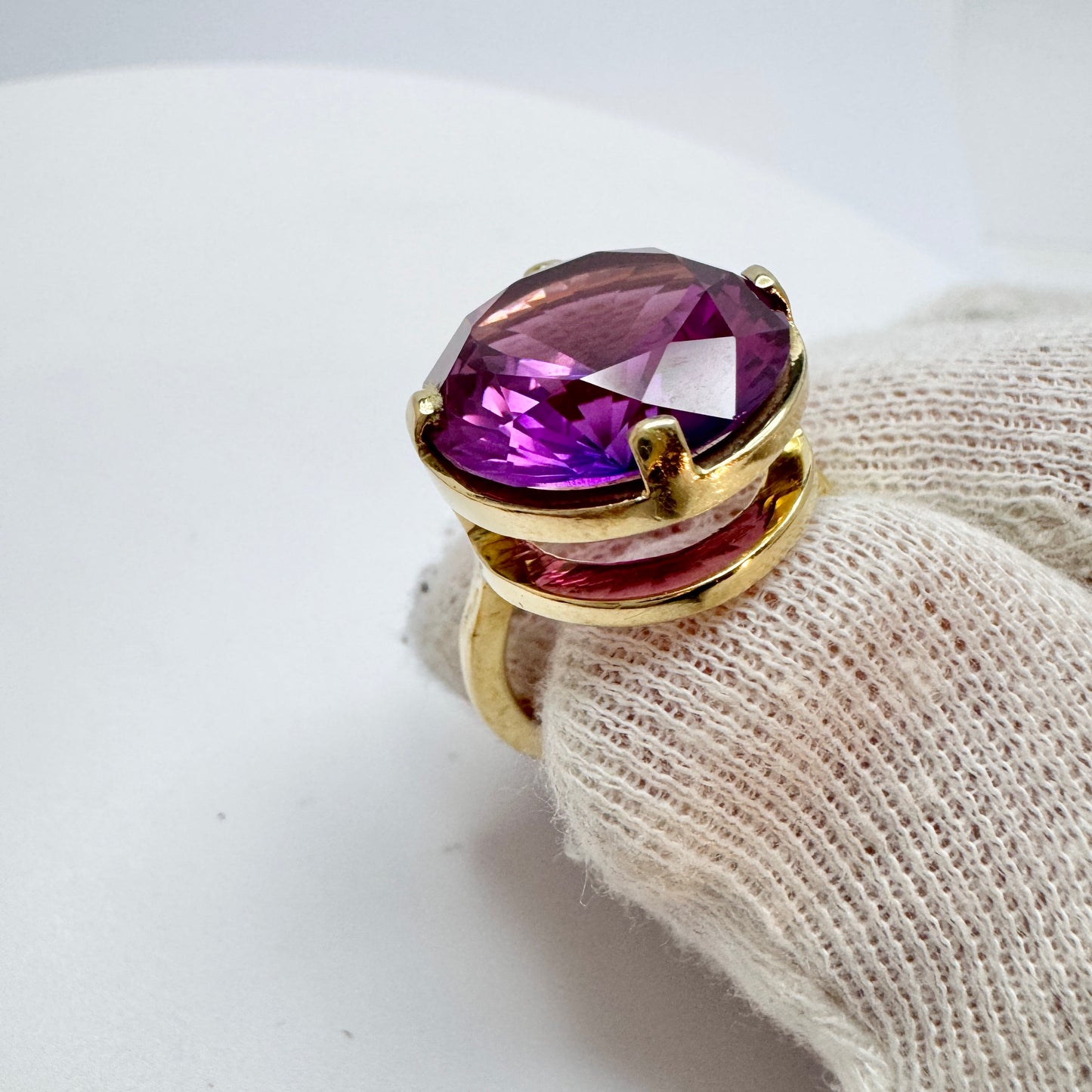 Bernhard Hertz, Denmark. Vintage 14k Gold Sapphire Cocktail Ring.