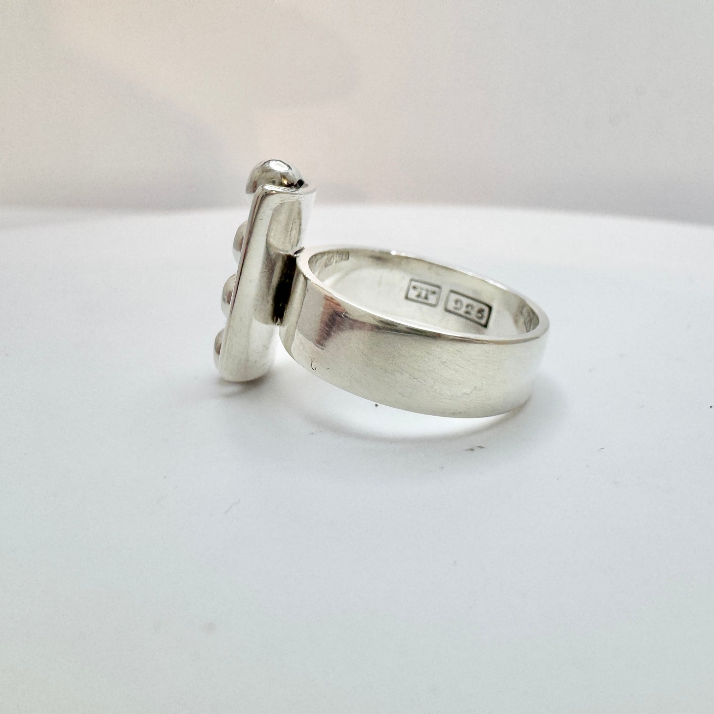 Elis Kauppi, Kupittaan Kulta, Finland. Vintage Modernist Sterling Silver Ring.