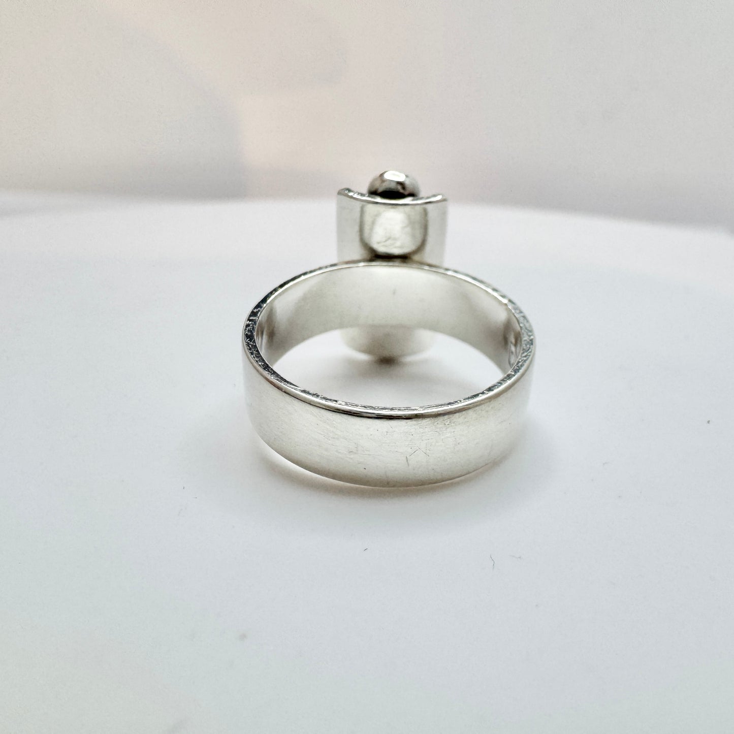 Elis Kauppi, Kupittaan Kulta, Finland. Vintage Modernist Sterling Silver Ring.