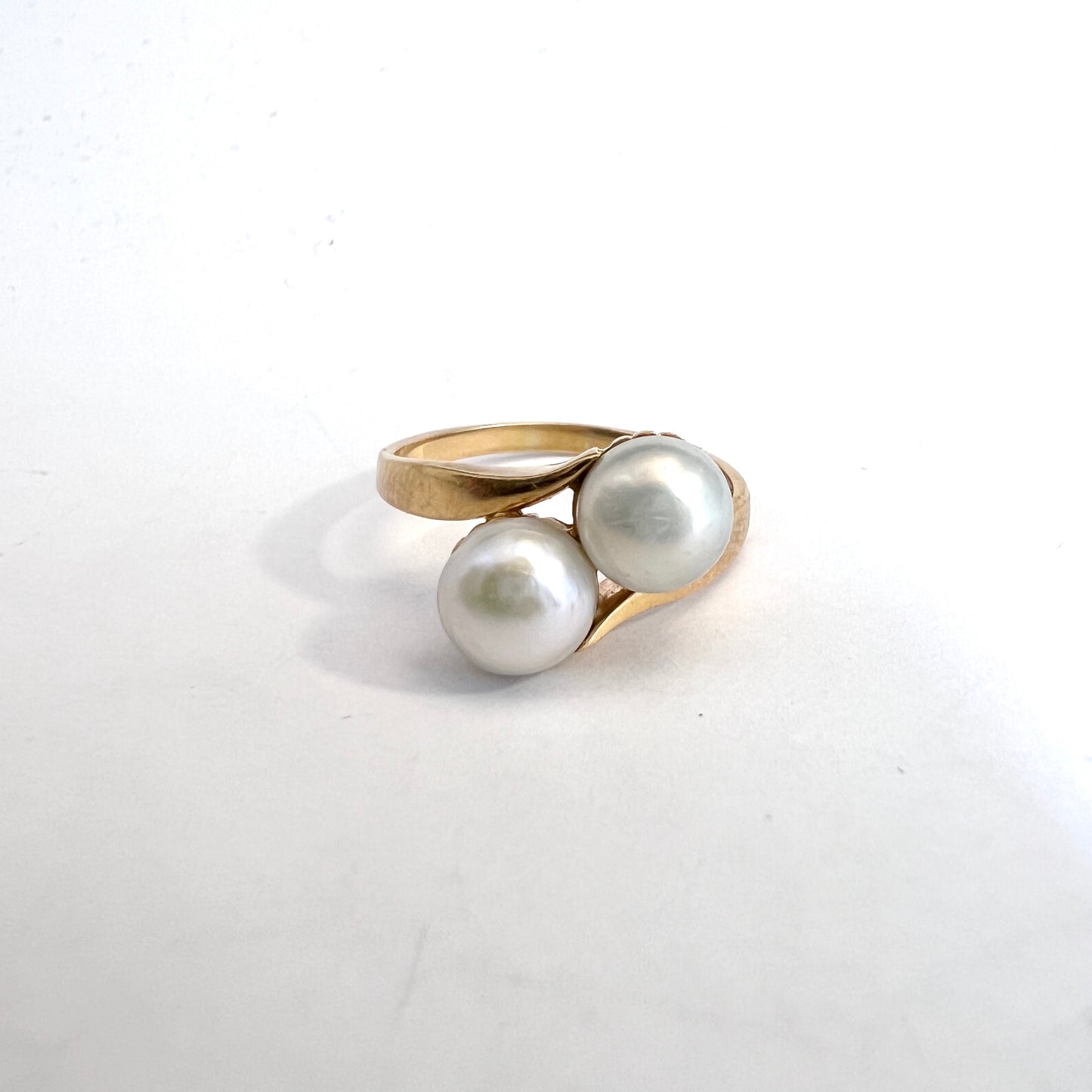 Fritz Olsson, Sweden 1957. Vintage 18k Gold Pearl Toi et Moi Ring.