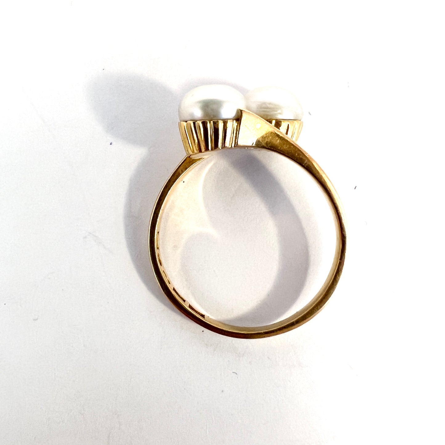 Fritz Olsson, Sweden 1957. Vintage 18k Gold Pearl Toi et Moi Ring.