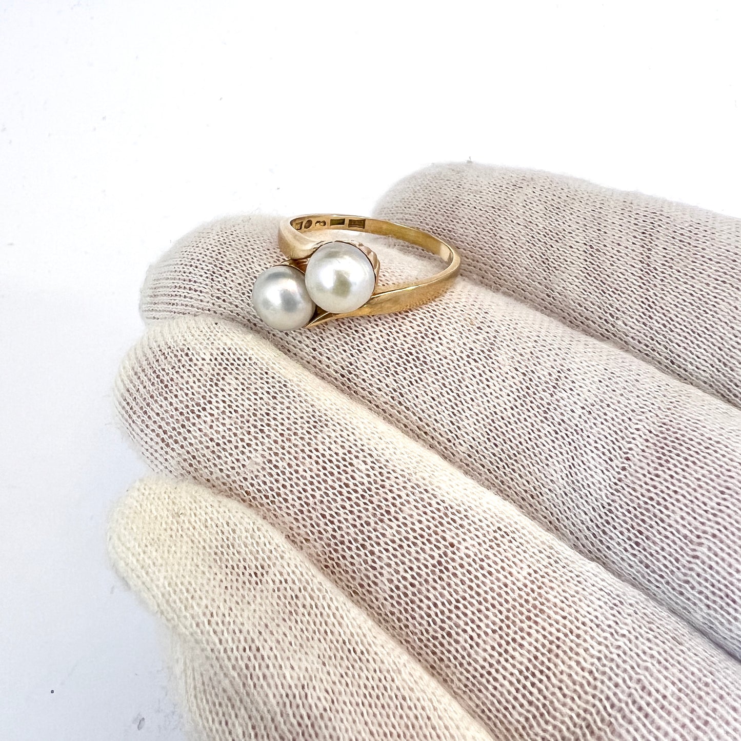 Fritz Olsson, Sweden 1957. Vintage 18k Gold Pearl Toi et Moi Ring.