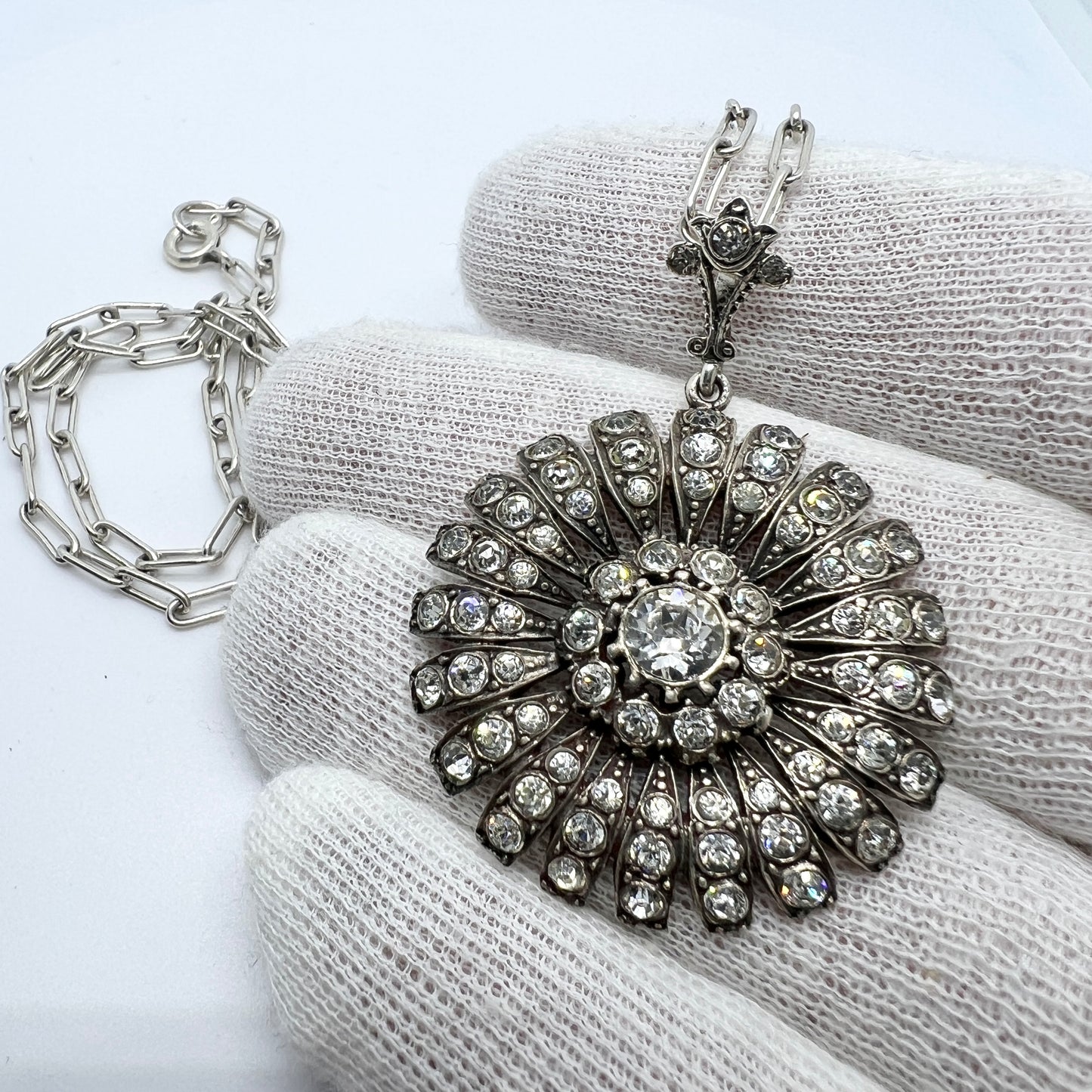 Vintage c 1940s. Solid Silver Paste Stone Pendant Necklace.