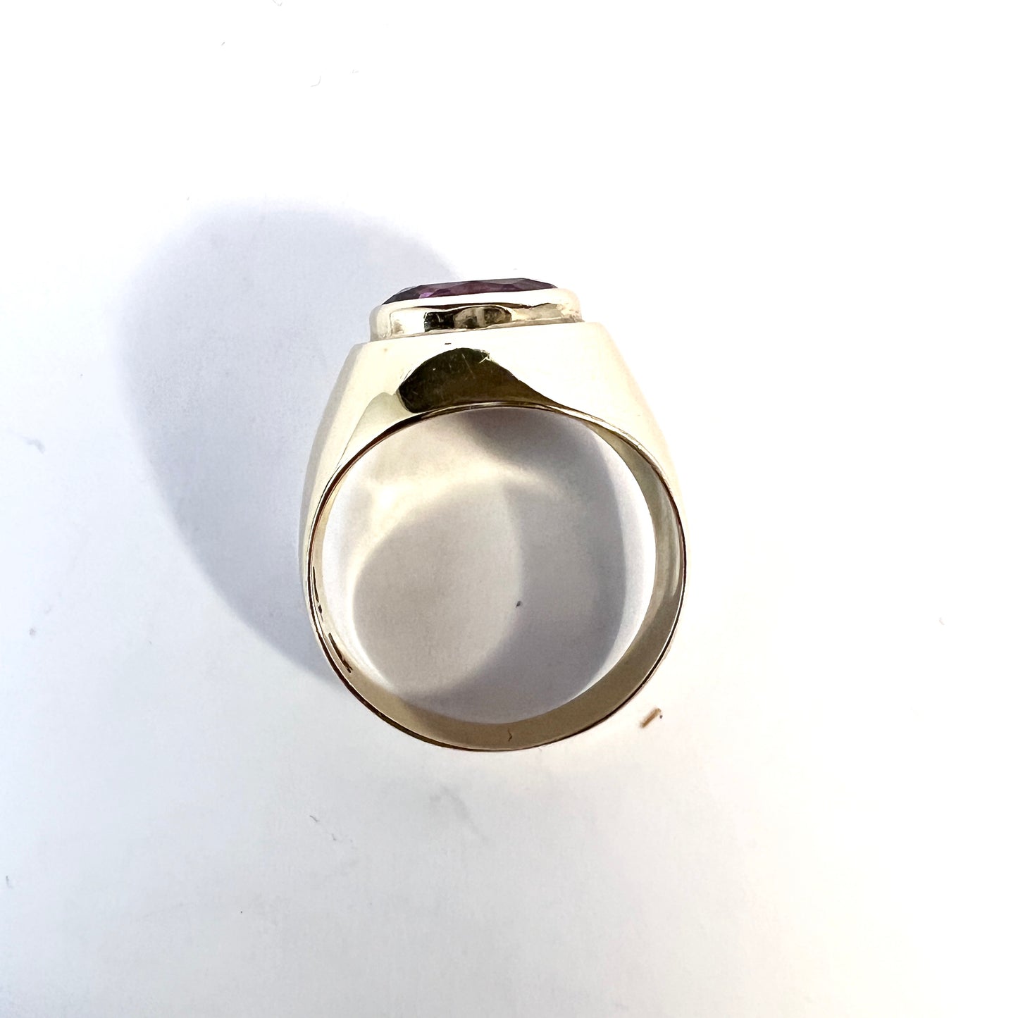 Jørgen Larsen, Copenhagen Denmark 1950-60s. Vintage 14k Gold Synthetic Sapphire Ring.