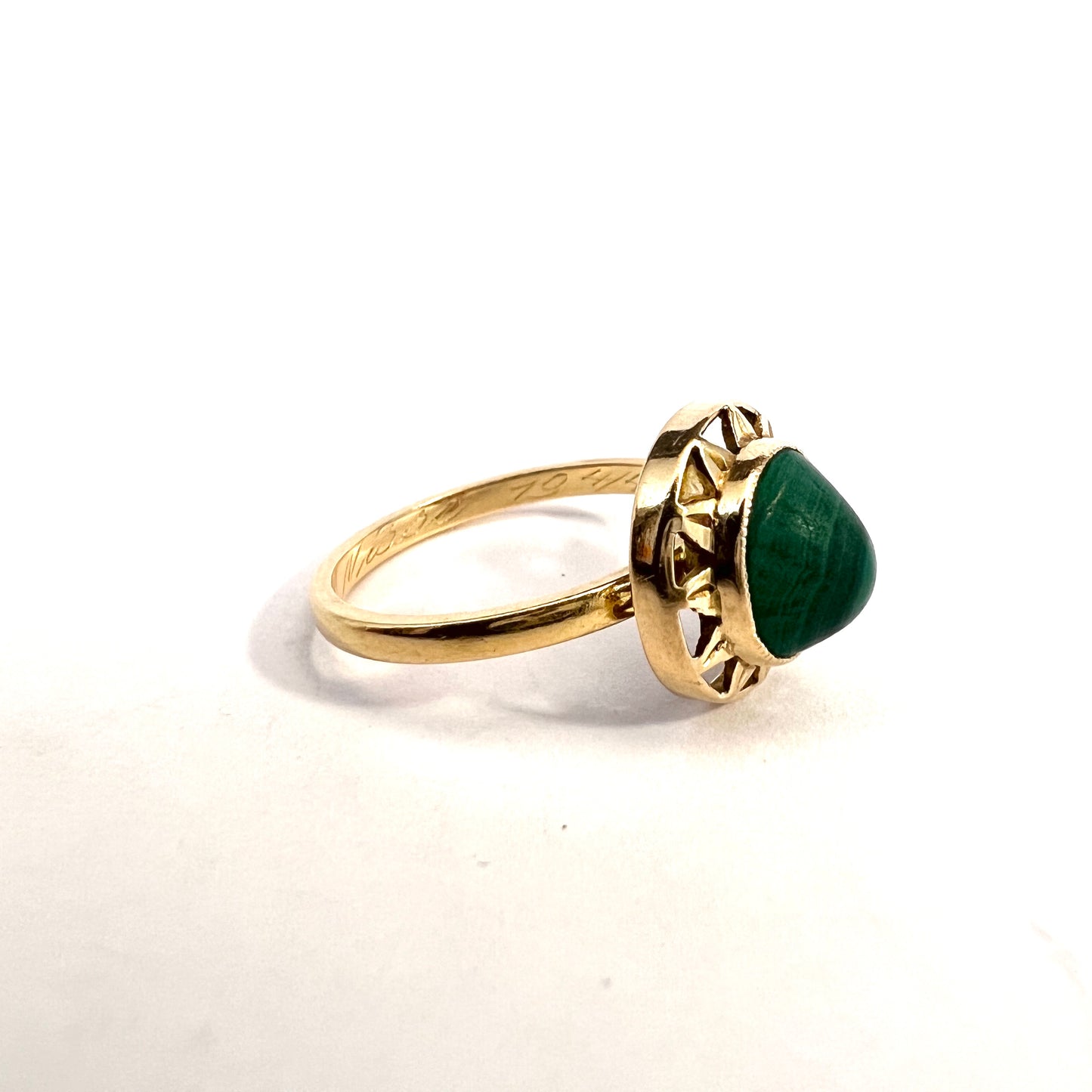 GVH, Sweden year 1941. War-time 20k Gold Malachite Ring