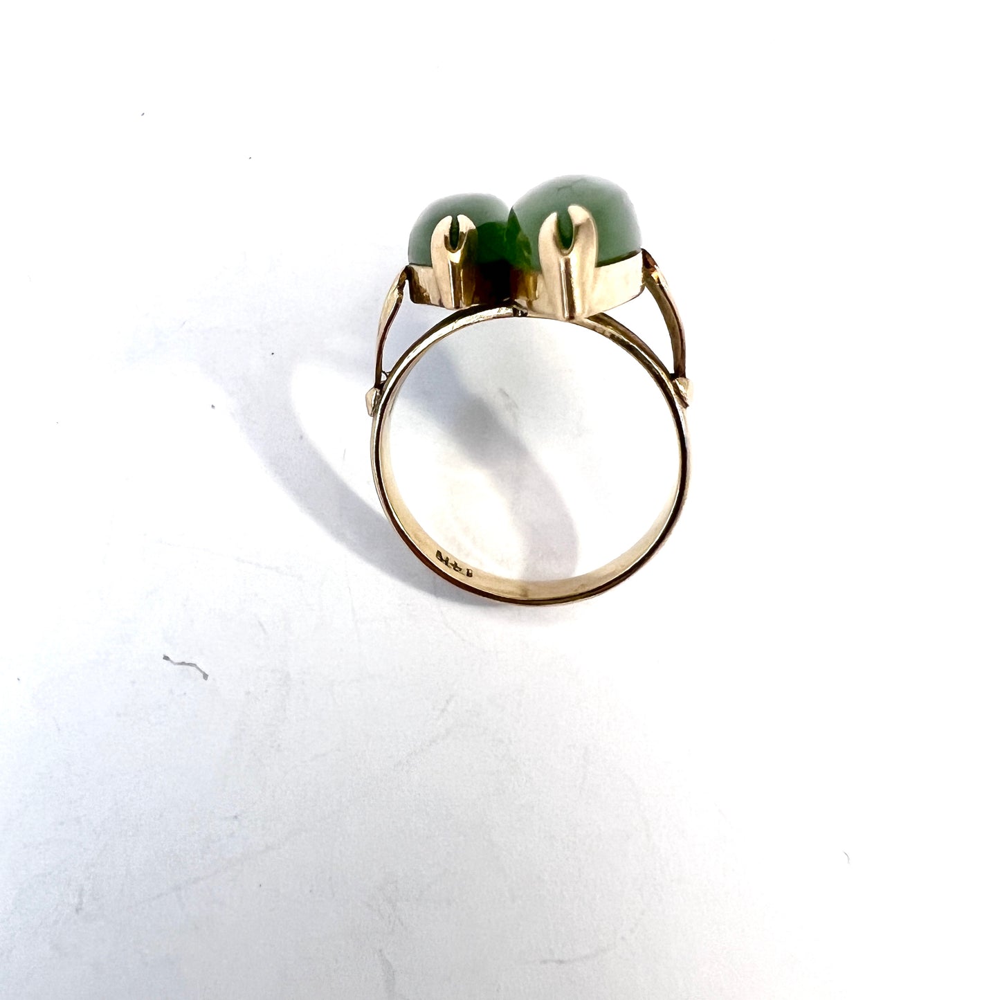 Vintage 14k Gold Nephrite Jade Ring.