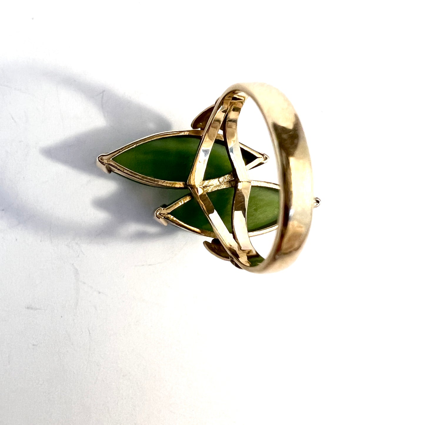 Vintage 14k Gold Nephrite Jade Ring.