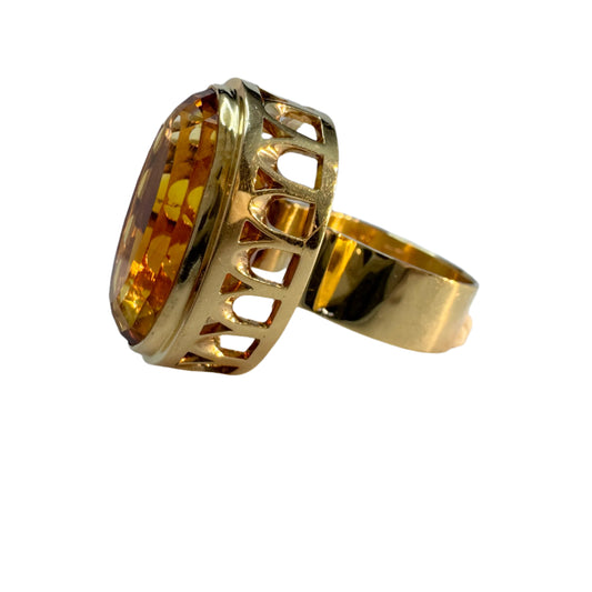 Anders Högberg, Sweden 1976. Bold Vintage 18k Gold Citrine Ring. Signed.